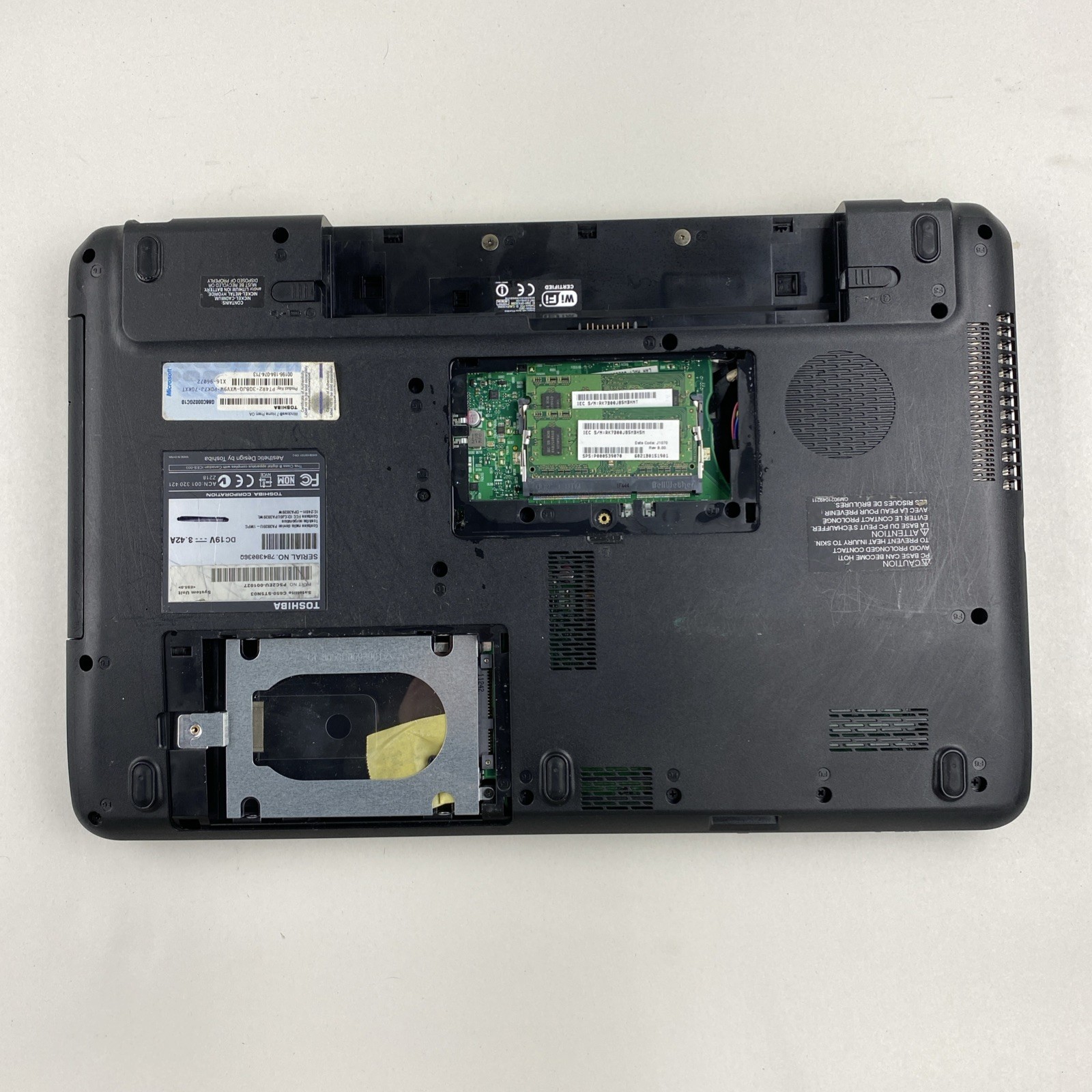 Toshiba Satellite C650 Core i3-2310M 2.10GHz 4GB RAM 15.6″ No Battery/HDD/OS