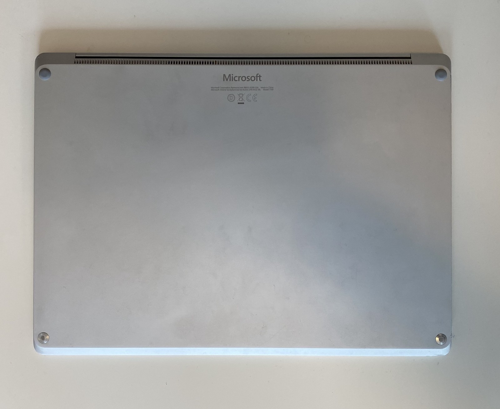 Microsoft Surface Laptop 1769 i5 4GB 128GB FOR PARTS Repair No Power AS-IS