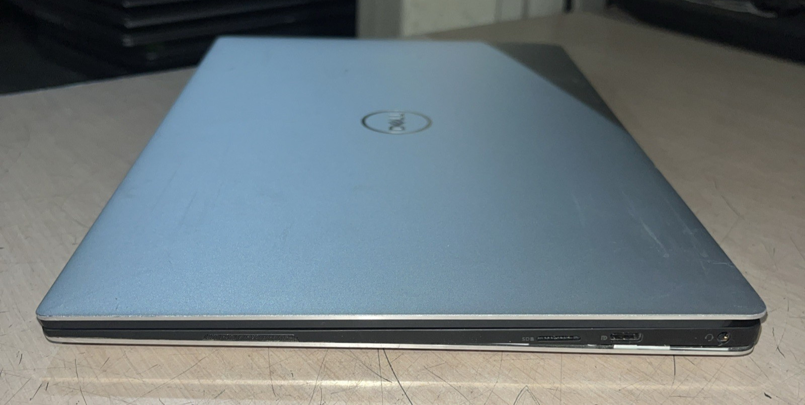 DELL XPS P82G INTEL CORE I7 10TH GEN 8GB RAM NO HD