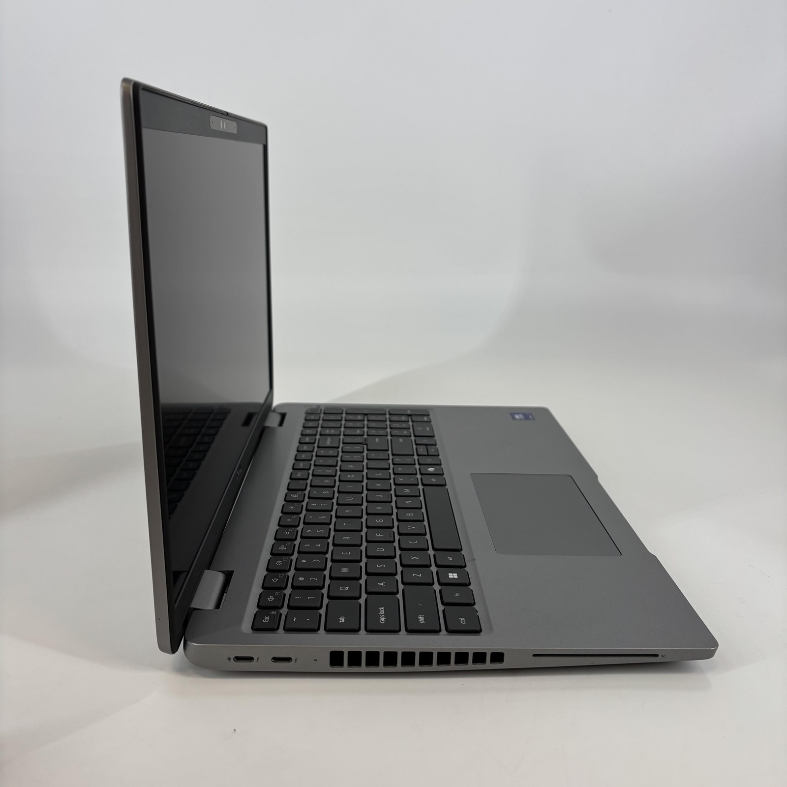 Dell Precision 3590 15.6″ FHD Intel 16 Core Ultra 7 155H 64GB 2TB SSD Excellent