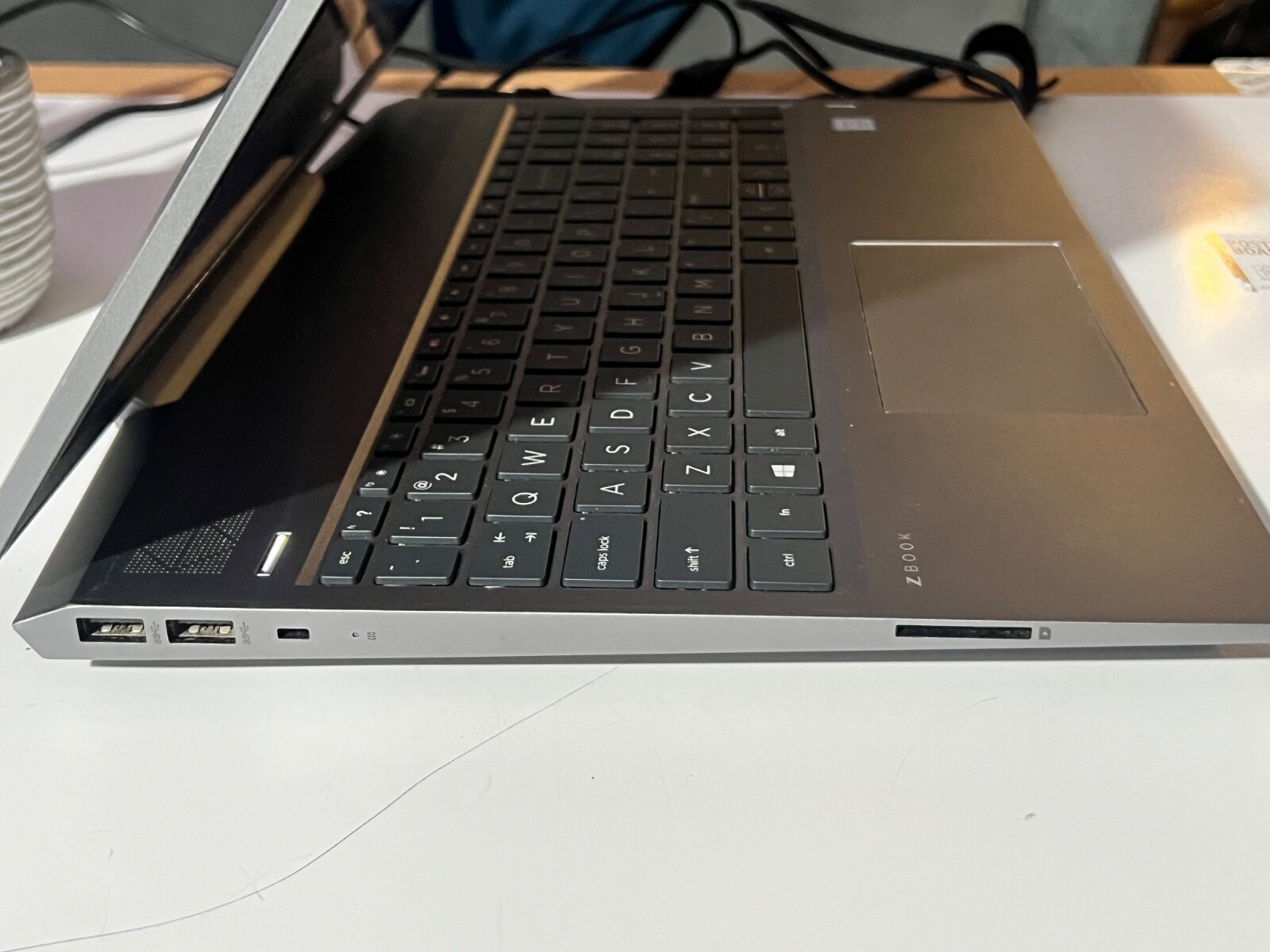 HP ZBook 15v G5 15.6″ Mobile Workstation 4K UHD Intel Core i5-8300H Quad-core