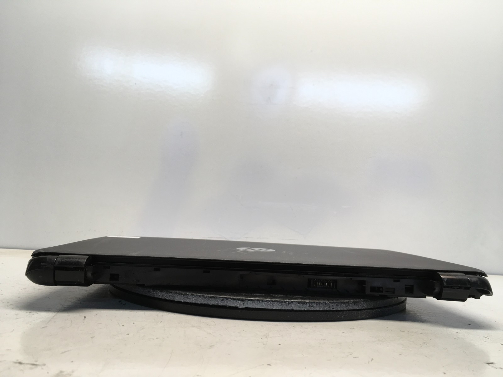 HP 15-G019WM AMD E1-2100 Dual-Core 1GHz 4 GB NO HDD/Battery