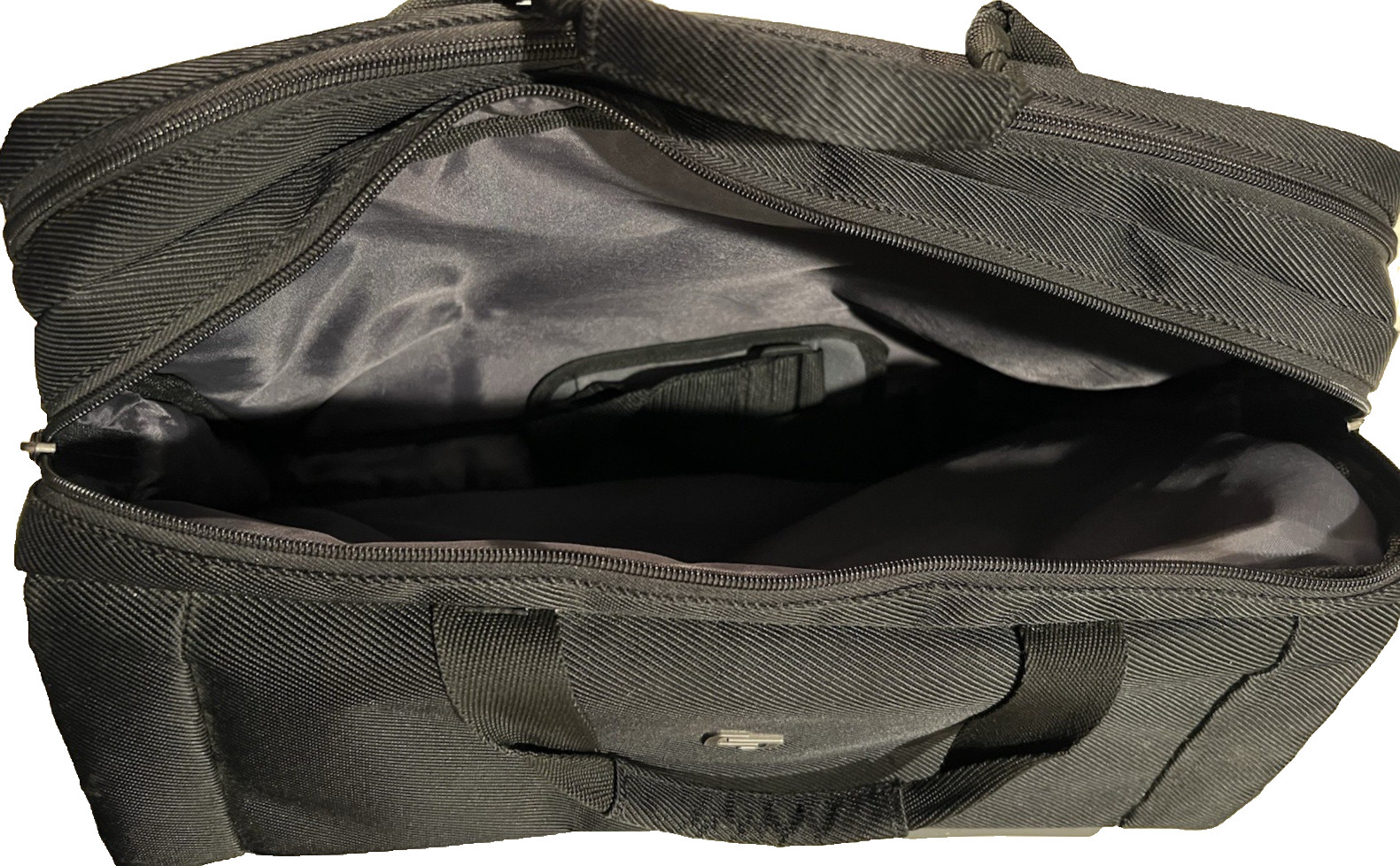 HP G60-235DX Notebook PC w/Carry Bag Untested