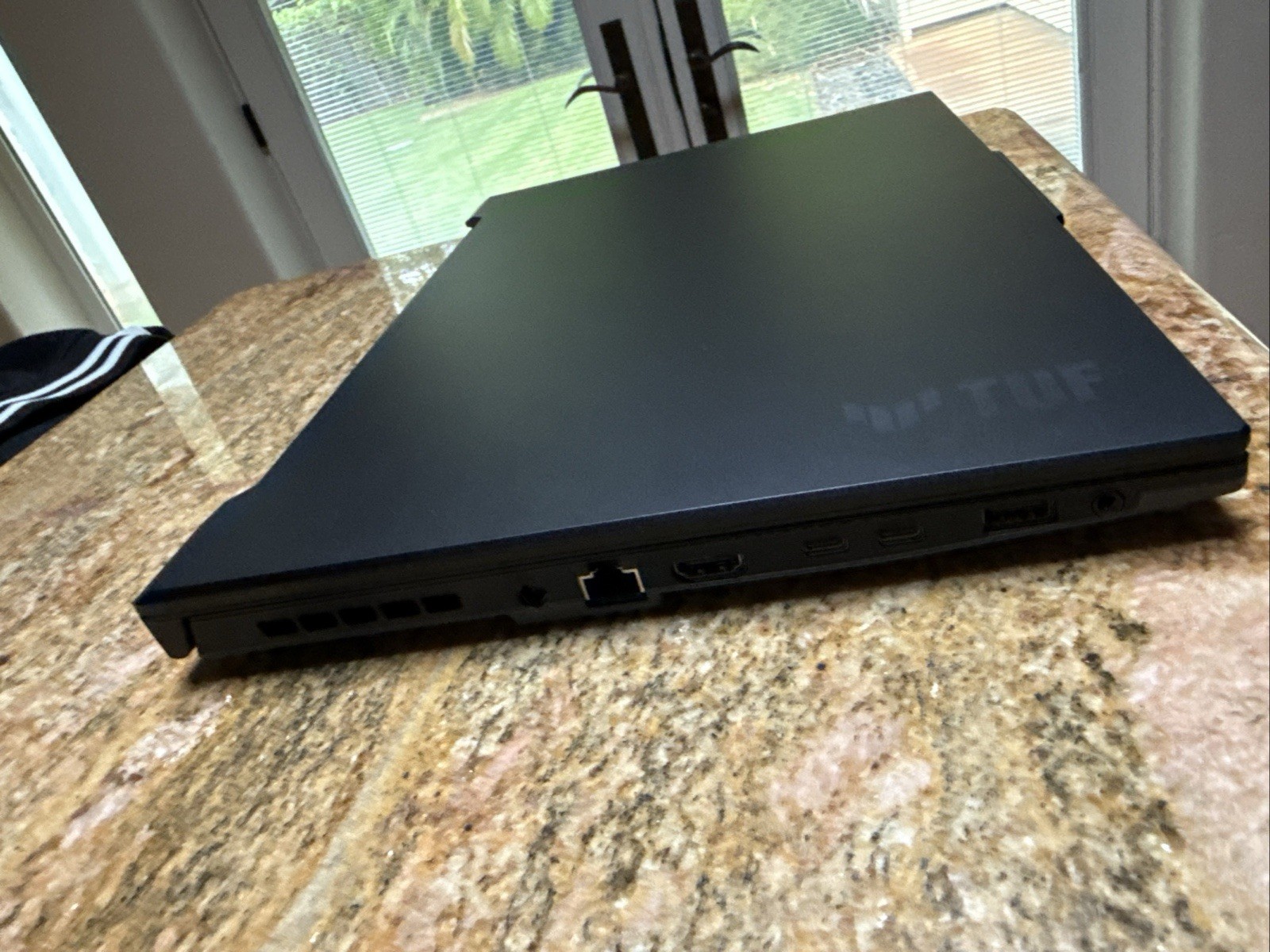 ASUS TUF Gaming 15.6″ Ryzen 7 500B SSD RTX 4050 Win11 Black used once