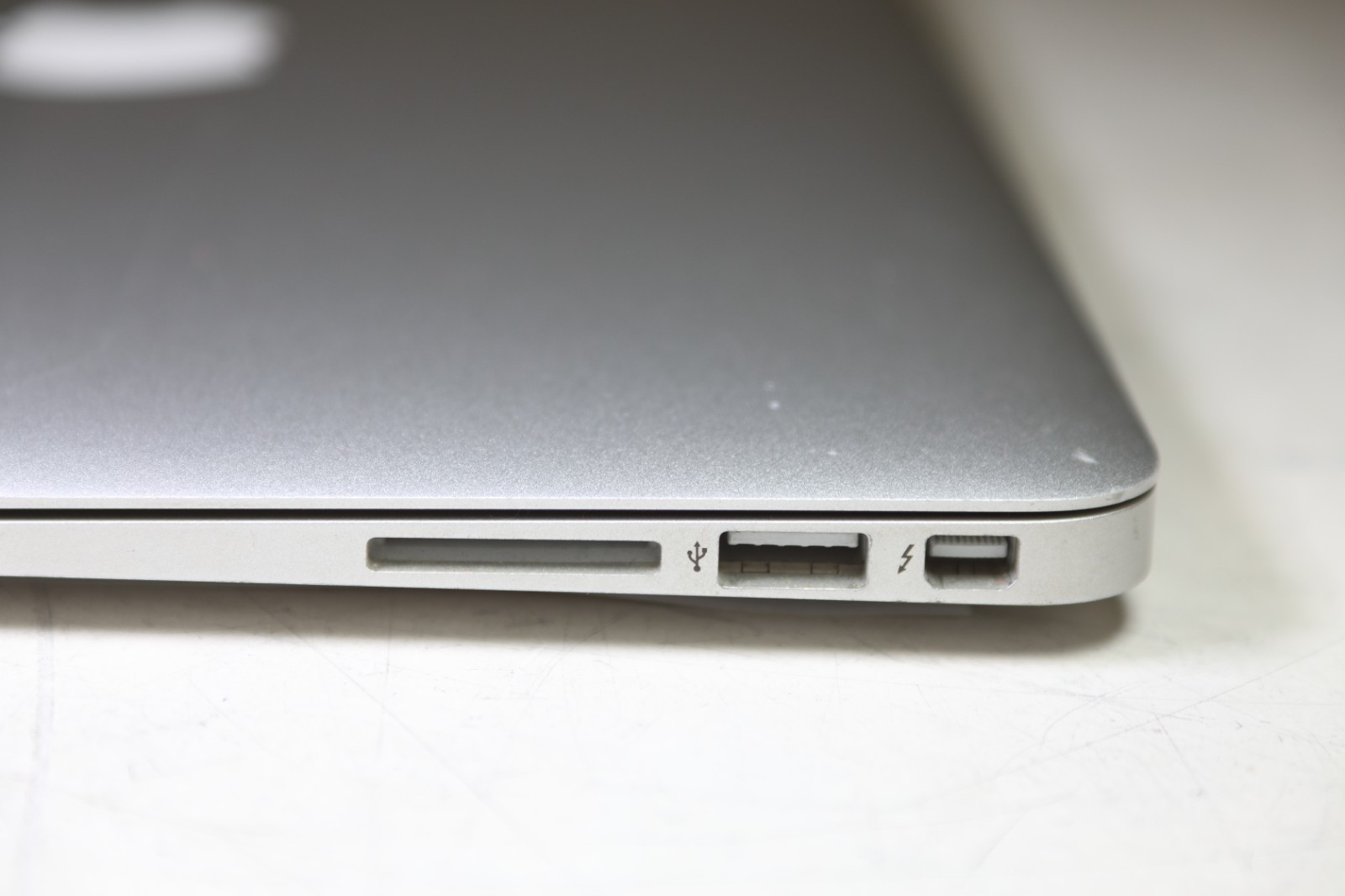 MacBook Air (1466) Intel Core i5-3427U CPU 1.80GHz-4GB RAM-128GB SSD-CatalinaOS