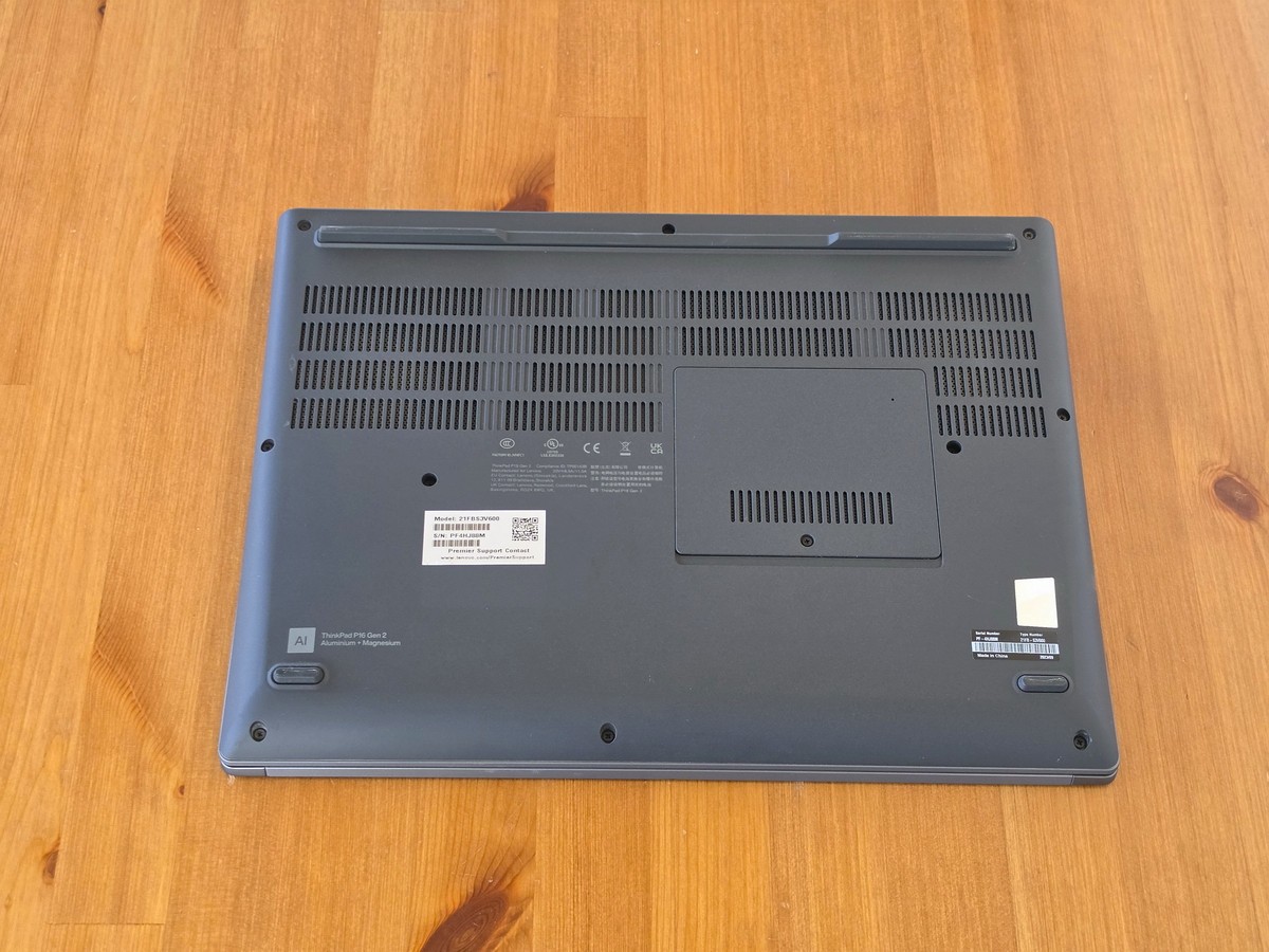 Lenovo ThinkPad P16 Gen 2 i7-13700HX 16″ 2560×1600 32GB RTX 2000 Ada PS