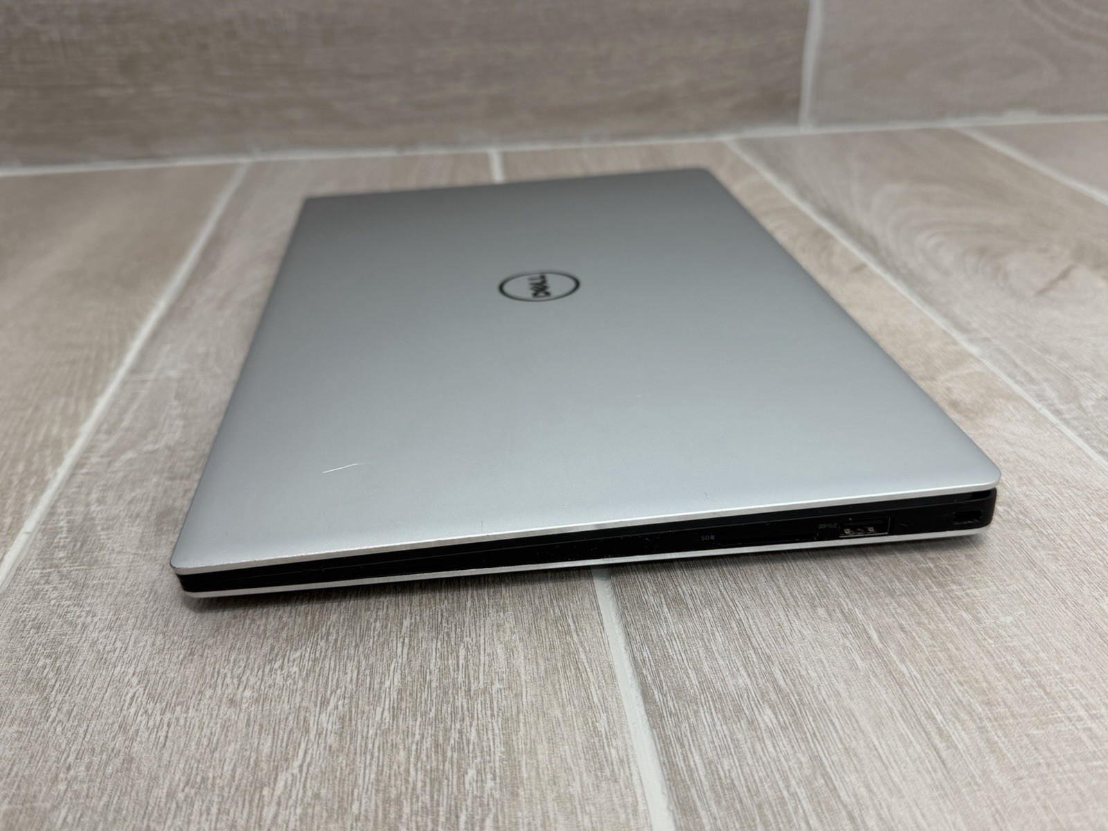Dell XPS 15 9550 13.2″ Laptop Core i7-8550U 8GB RAM 256GB SSD Win-11