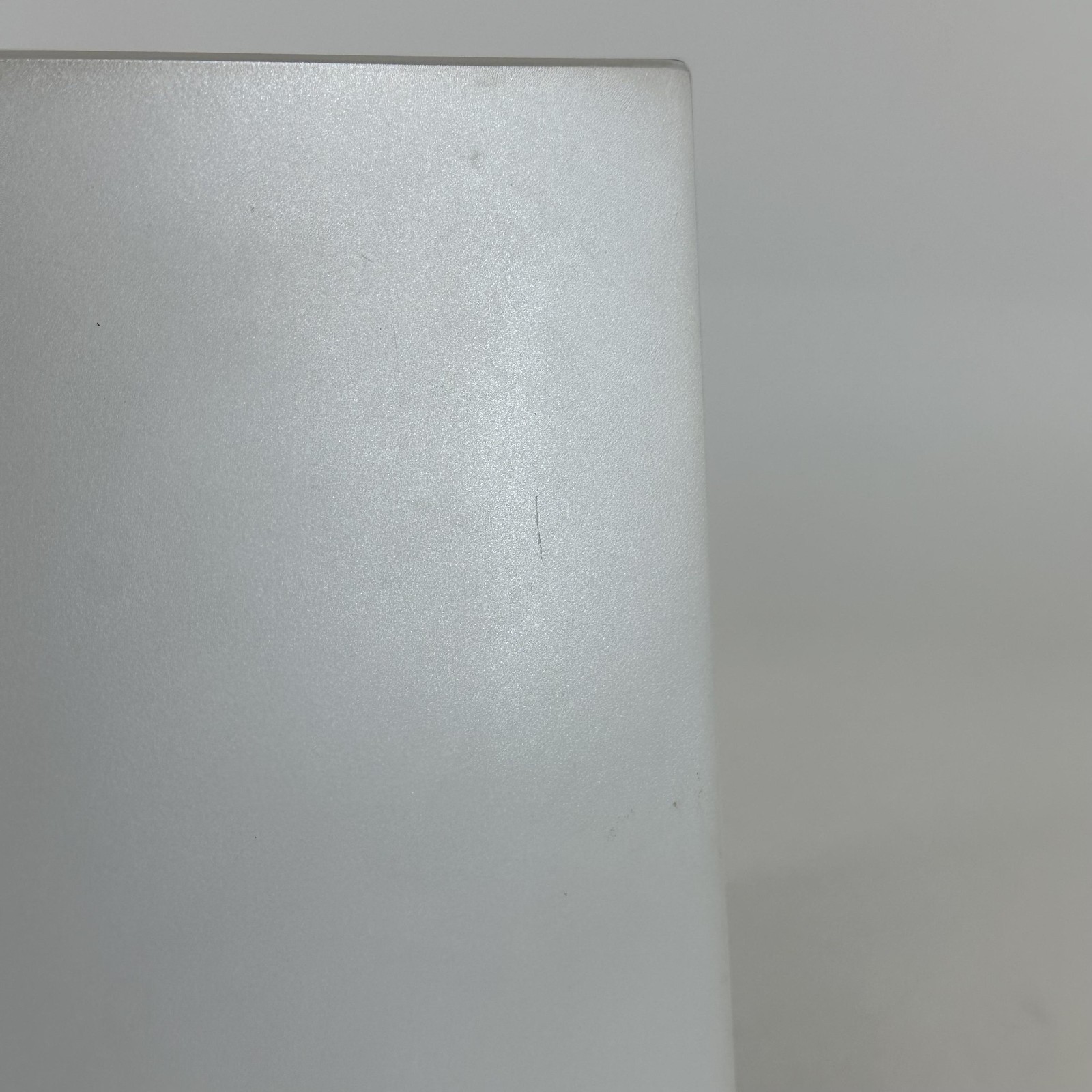 LG Gram 14 White FHD+ 1.7 GHz i5-1240P 8GB 512GB SSD Good