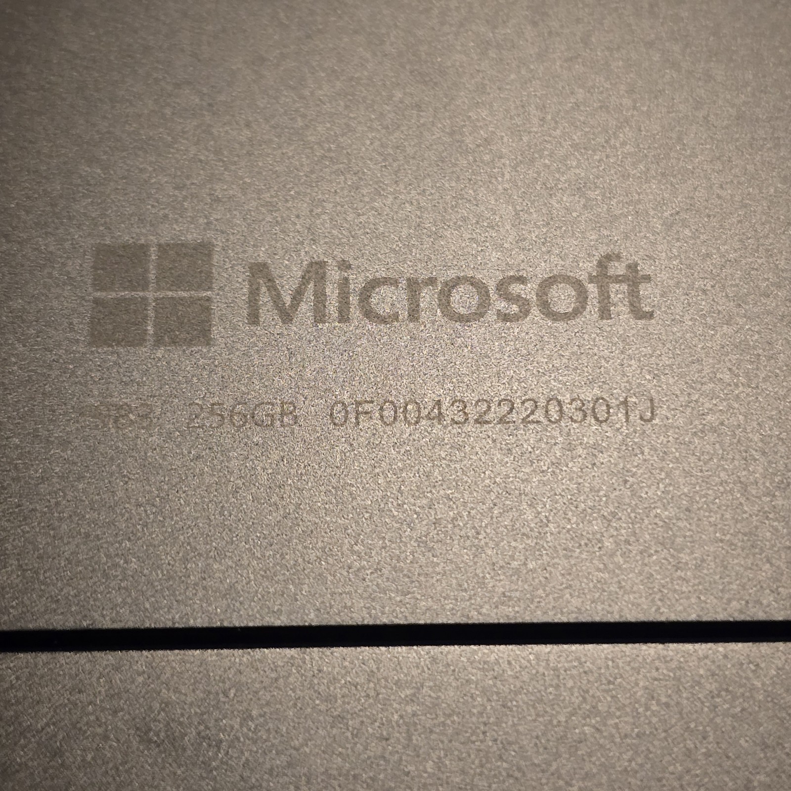 Surface Pro 8 (11th Gen) – i5‑1135G7 / 256GB SSD / 8GB RAM – Windows 11