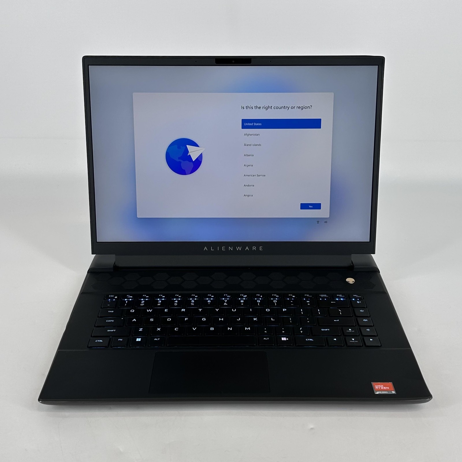 Dell Alienware M16 R1 240Hz QHD+ Ryzen 9 7845HX 32GB 1TB SSD RTX 4080 FAIR