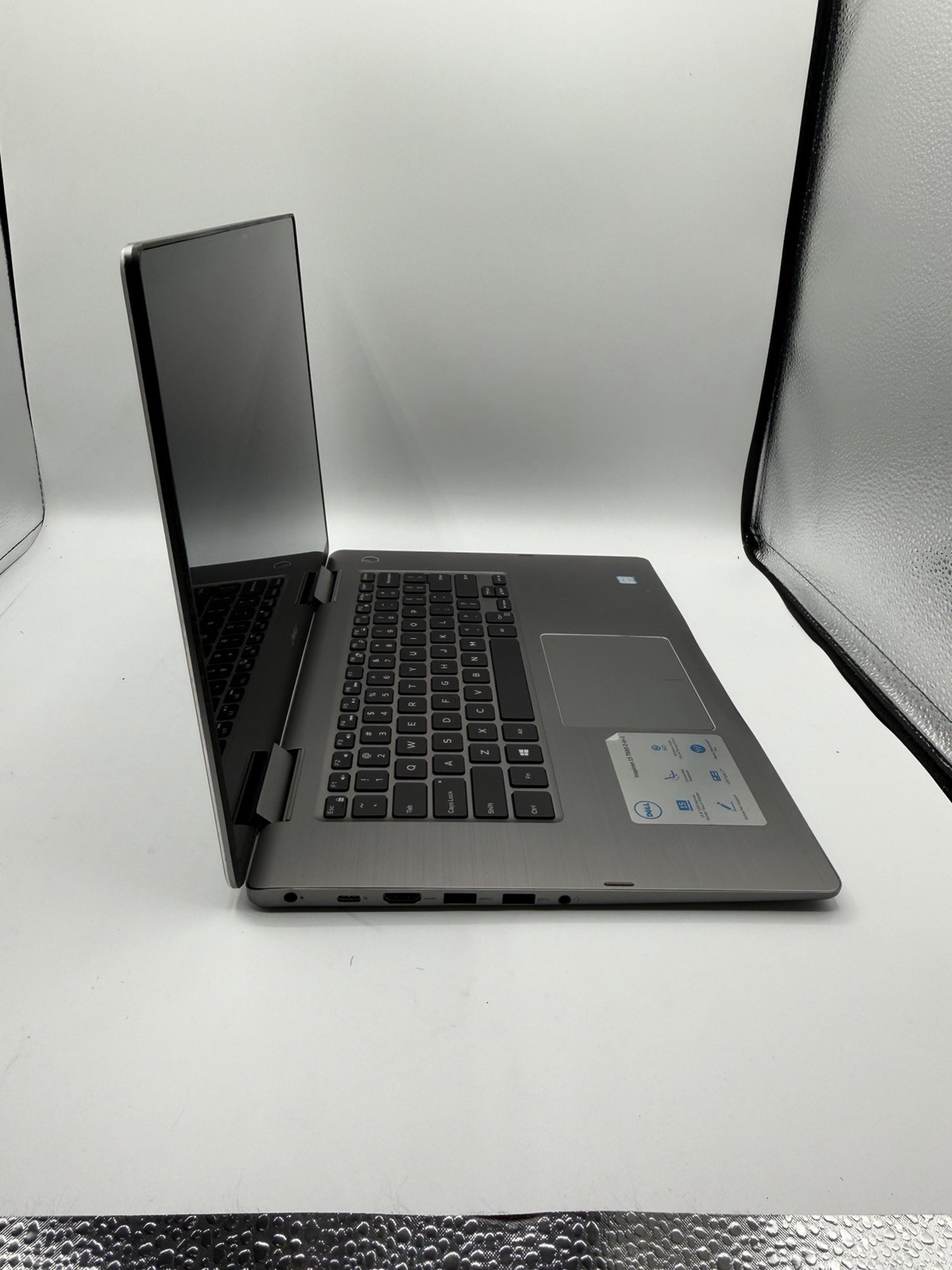 Dell 7573 (i7 @ 1.8ghz)(16gb Ram)(256 NVMe)(2in1) Inspiron 7573
