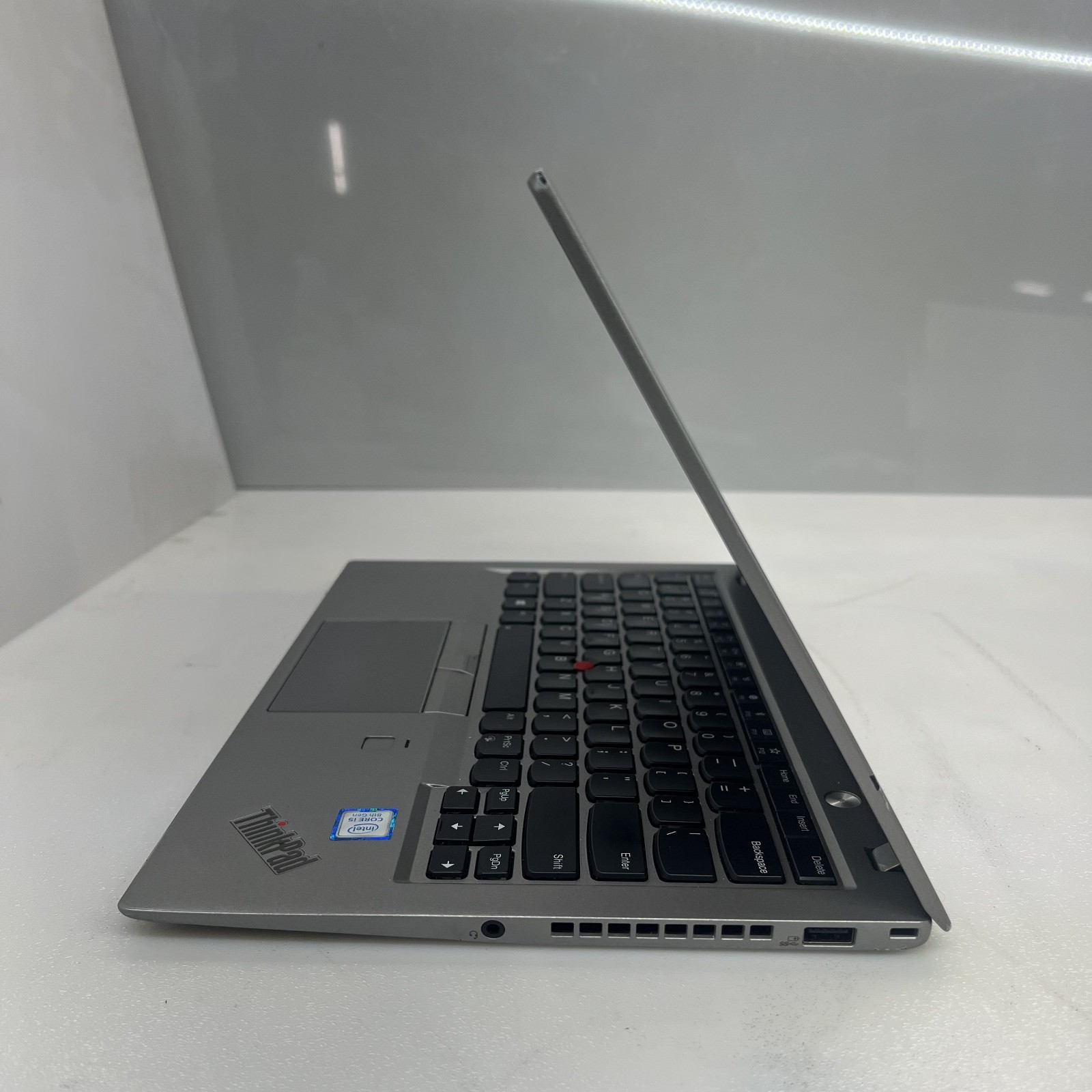 LENOVO THINKPAD X1 CARBON GEN 6 i5-8250U@1.6GHz 8GB RAM 256GB NVMe W11P TOUCH AC
