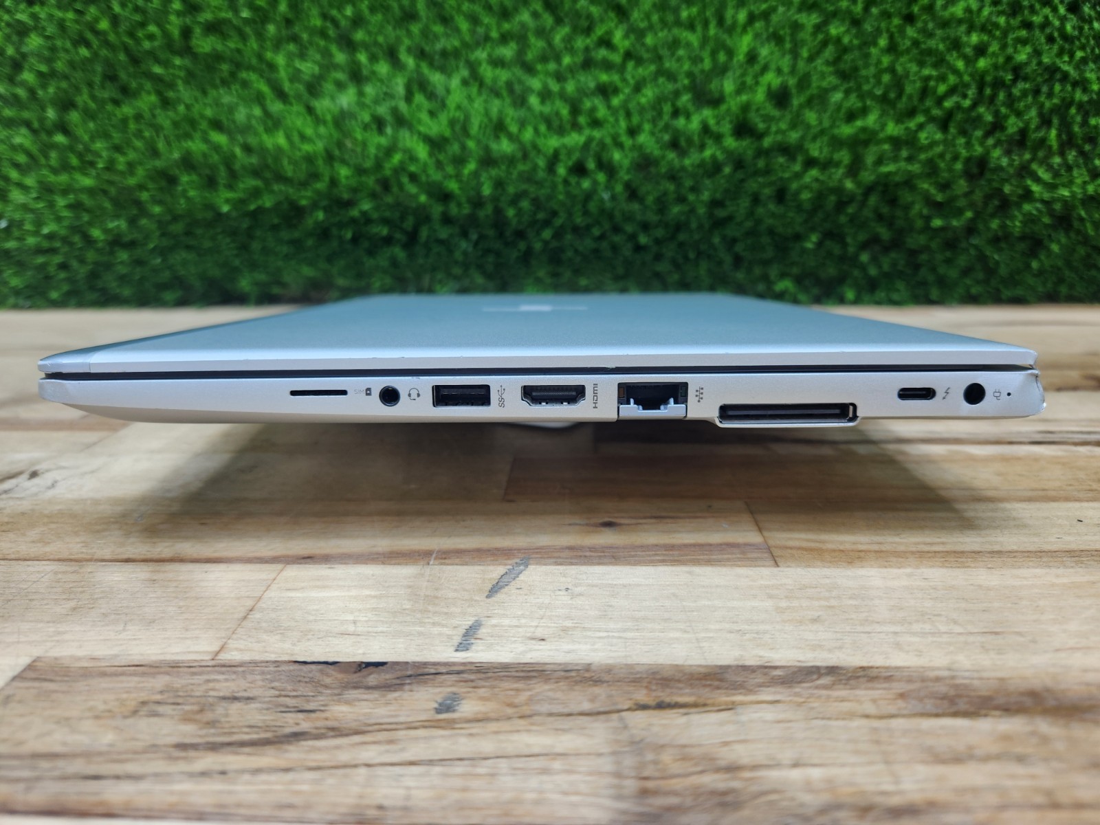 HP EliteBook 830 G5 13″ FHD Touchscreen i7-8550U 1.80GHz 16GB 256GB SSD Win 11 ~