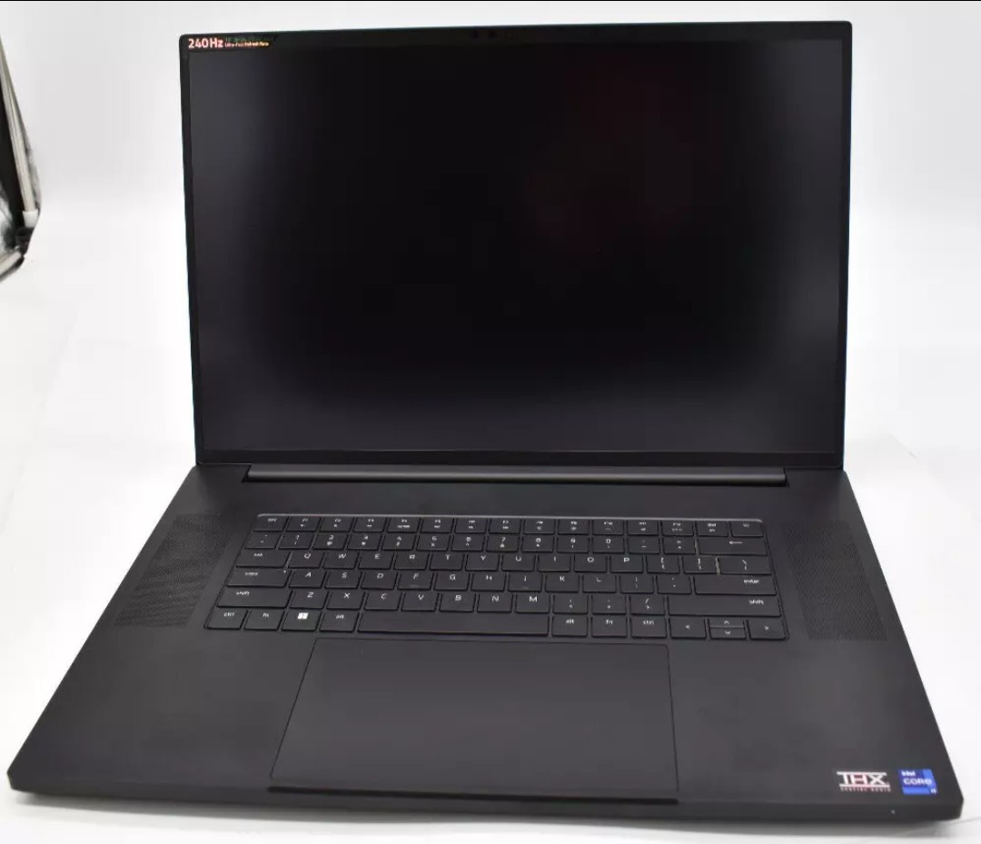 Razer Blade 18 RZ09-0484TEH3 18″ Core i9-13950HX 64GB 8TB (4×2)SSD W1TH RTX 4080