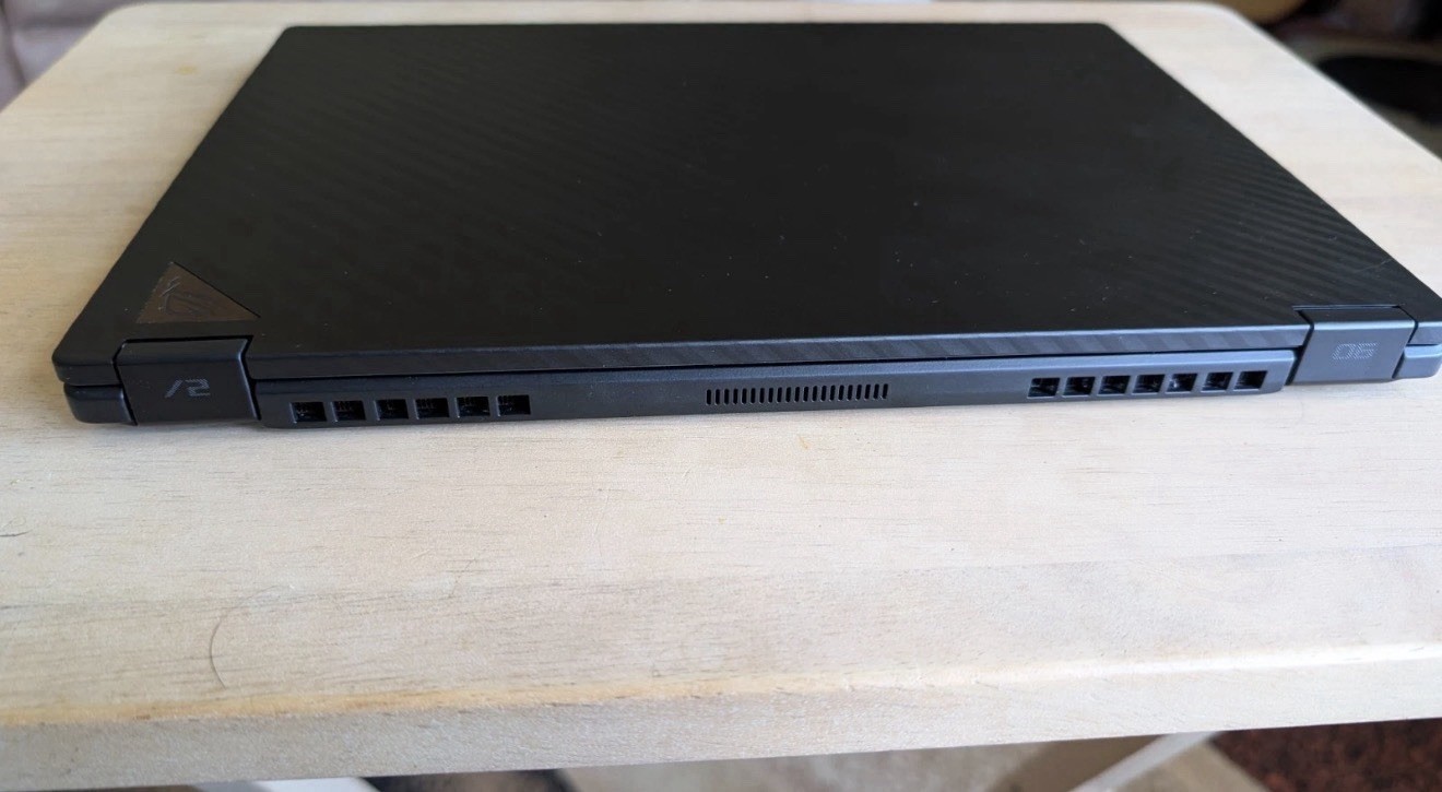 Asus ROG Flow X13 13.4 FHD+ TOUCH Ryzen 9 7940HS 16GB-RAM 512GB-SSD