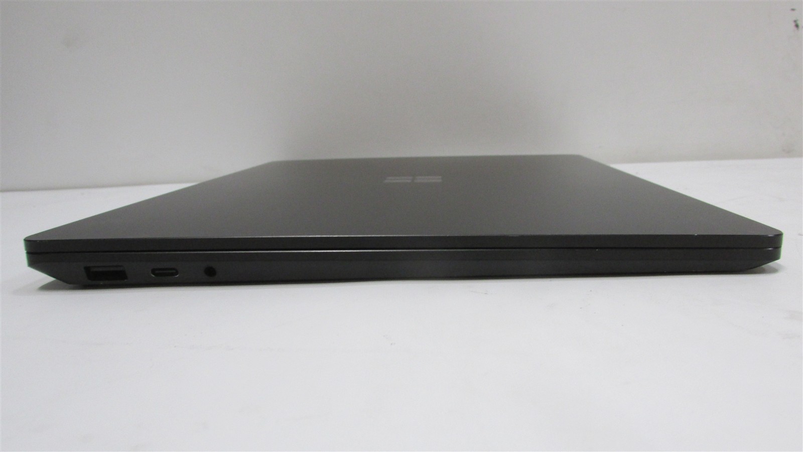 Microsoft Surface Laptop 5 1951 i5-1245U 2.5GHz 16GB RAM 512GB 13.5″ Win 11 Pro