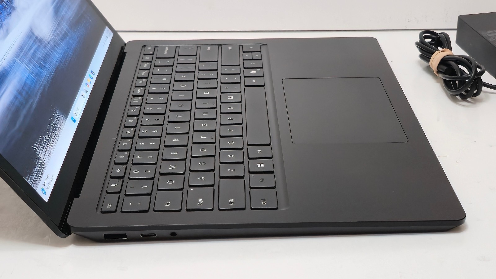 Surface Laptop 6 13.5″ (2033) Core Ultra 7 165H ,32 GB RAM, 1 TB SSD Touch