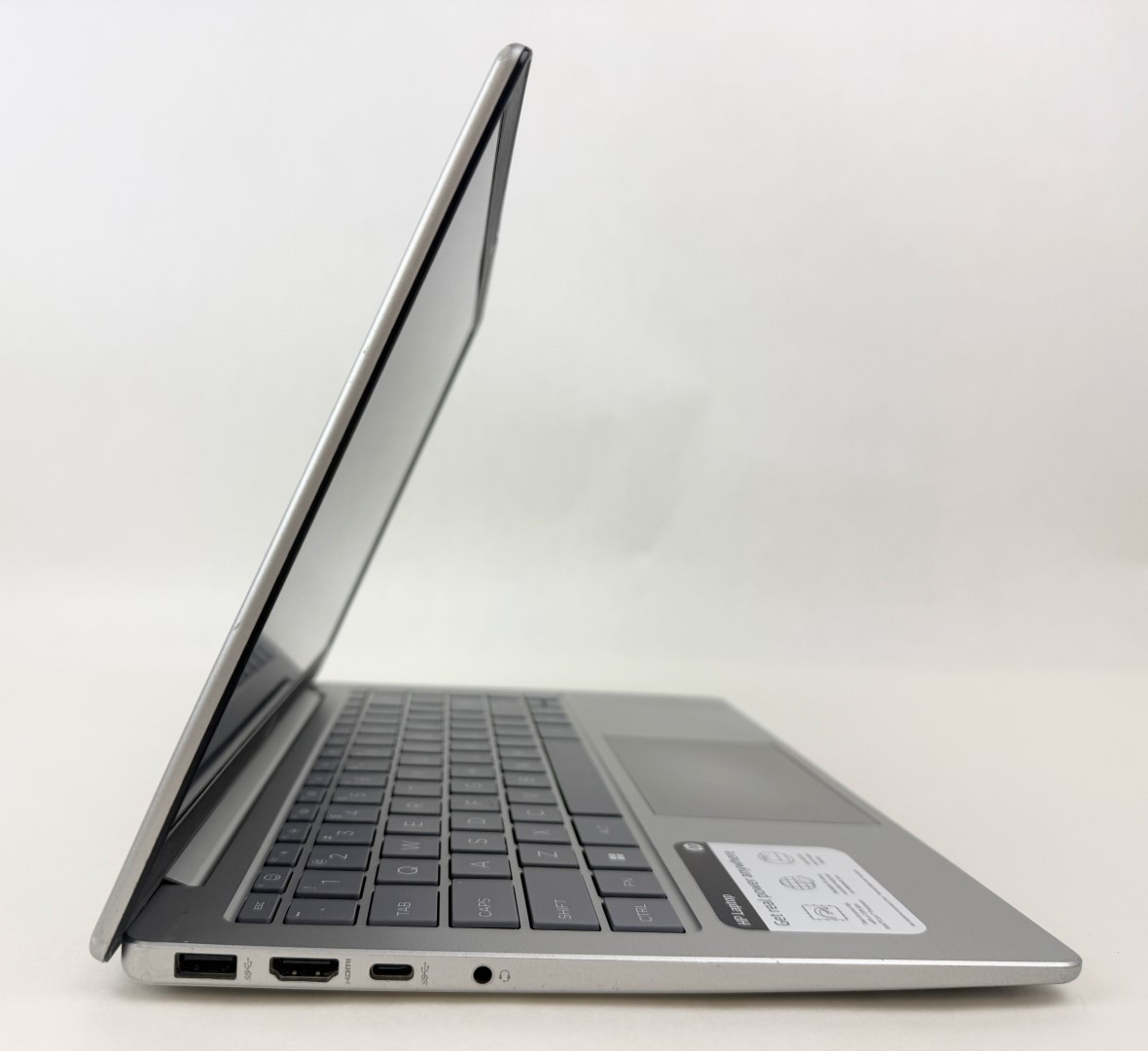HP 14-ep0033cl 14″ FHD i3-1315U 8GB 512B SSD W11H