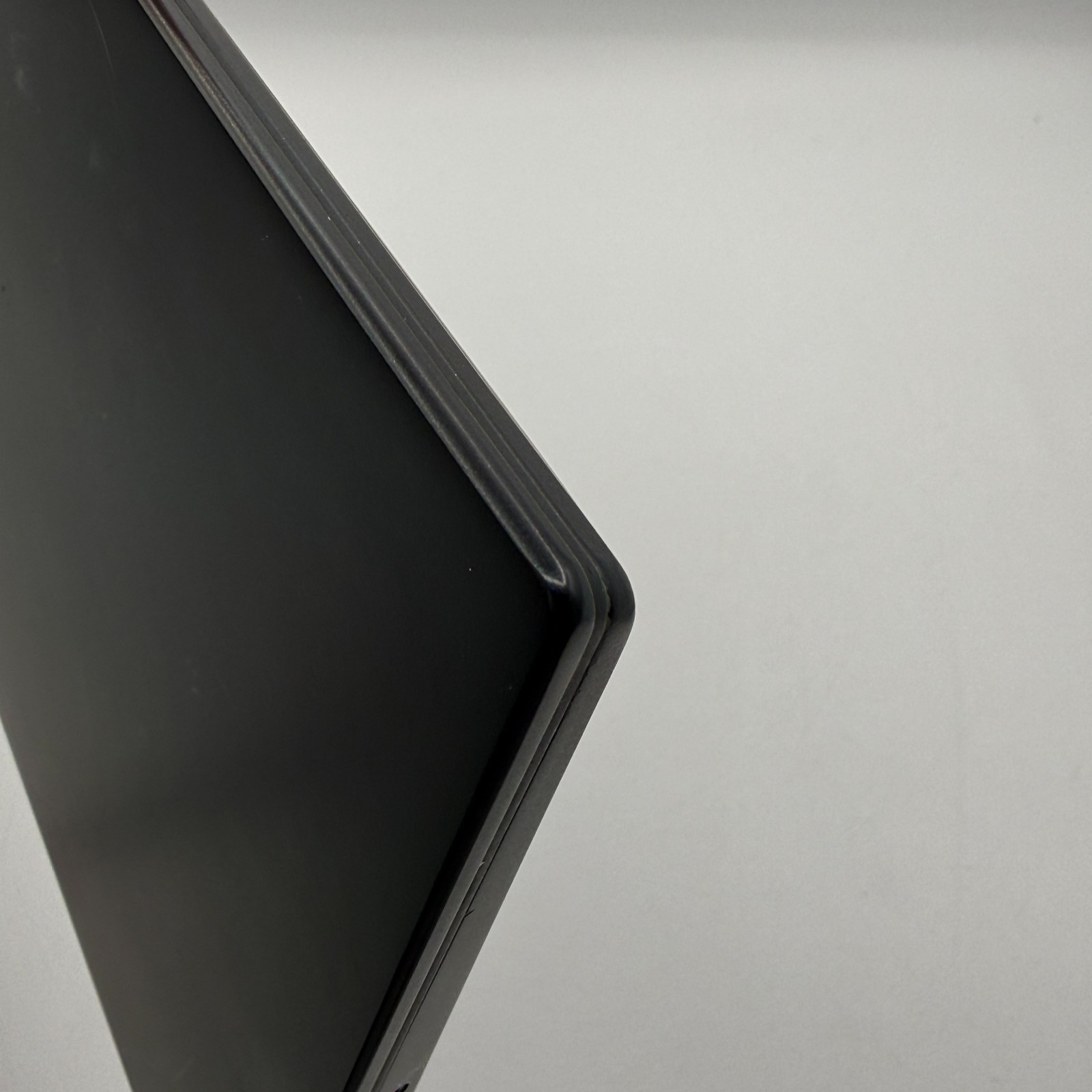 Lenovo ThinkPad T490s 14″ i7-8565U 16GB RAM 256GB SSD Win11 Pro Fingerprin Fair
