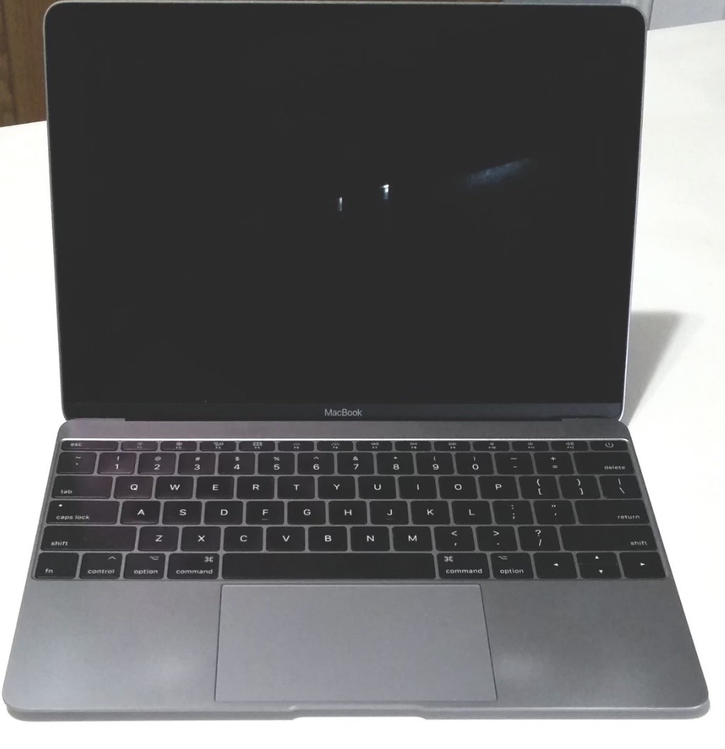 2015 Macbook Retina Model A1534 – Cracked LCD, No Battery