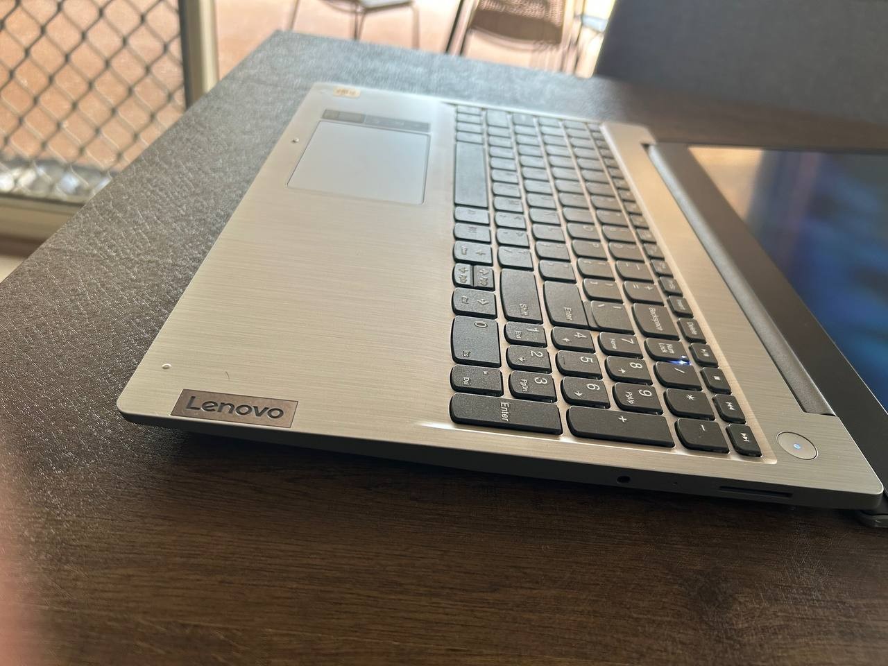 Lenovo IdeaPad 3 15IIL05 i5-1035G1 12GB RAM 256GB SSD 15.6″ Win 11 – B