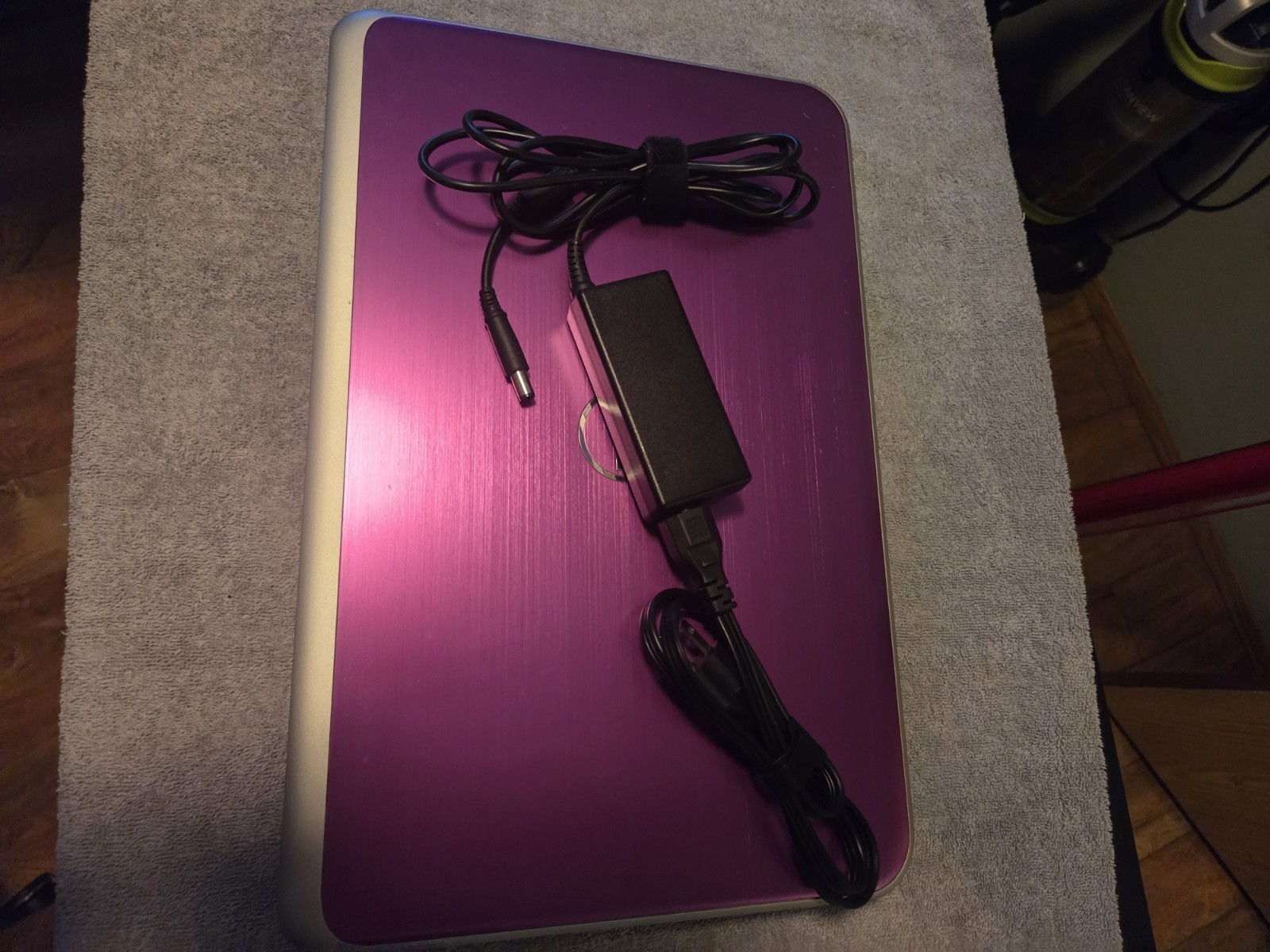 DELL INSPIRON 17R 5721 Metallic PURPLE W/ Charger And Zero HalliburtonLaptop Bag