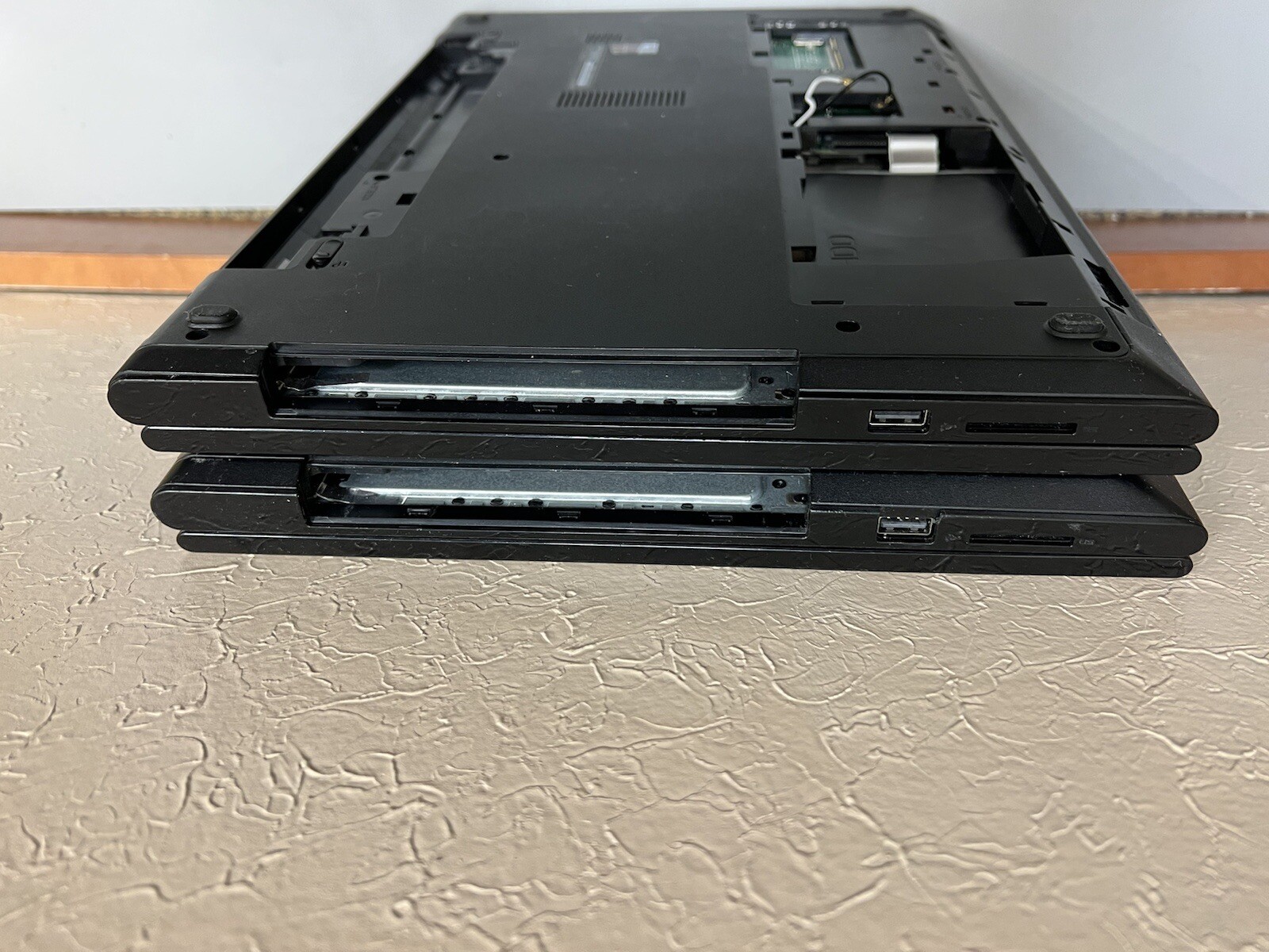 Lot of 2 DELL Inspiron 3542 Intel Core i3/Pentium 0GB RAM 0GB HDD For PARTS