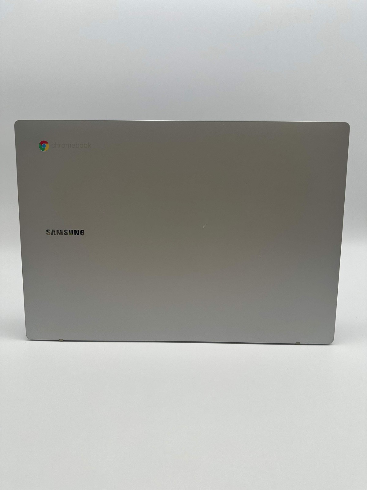 Samsung Chromebook XE345XDA 14-inch Intel Celeron 4GB RAM 32GB Silver Used