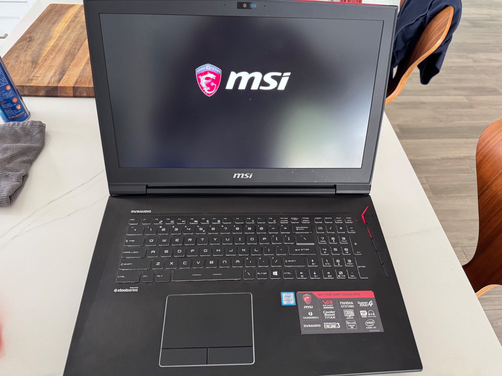 MSI Titan Pro GT73VR 6RF 17.3″ i7, 16GB RAM, GTX 1080 8GB, 1TB SSD 1TB 7200