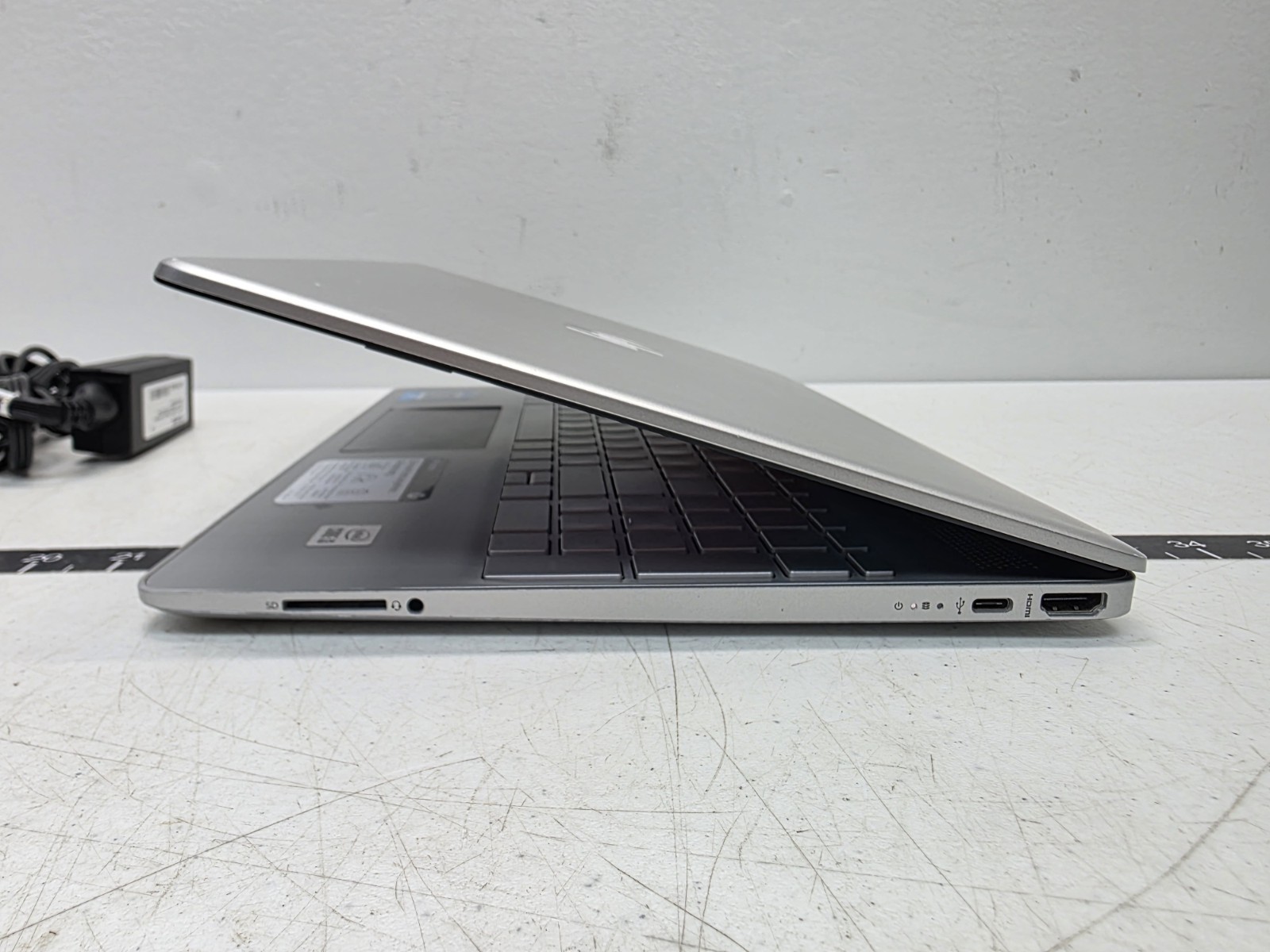 *READ* HP 15.6″ 15-dy1031wm Intel i3-1005G1, 8GB RAM, 256GB SSD, Windows 11 Home