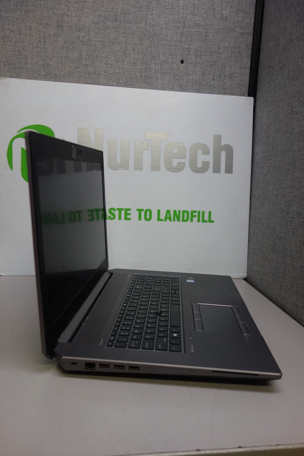 HP ZBook 17 G5 17″ i7-8850H 2.6GHz 32GB/512GB m2 SSD UBUNTU Laptop +AC [NO BTRY]