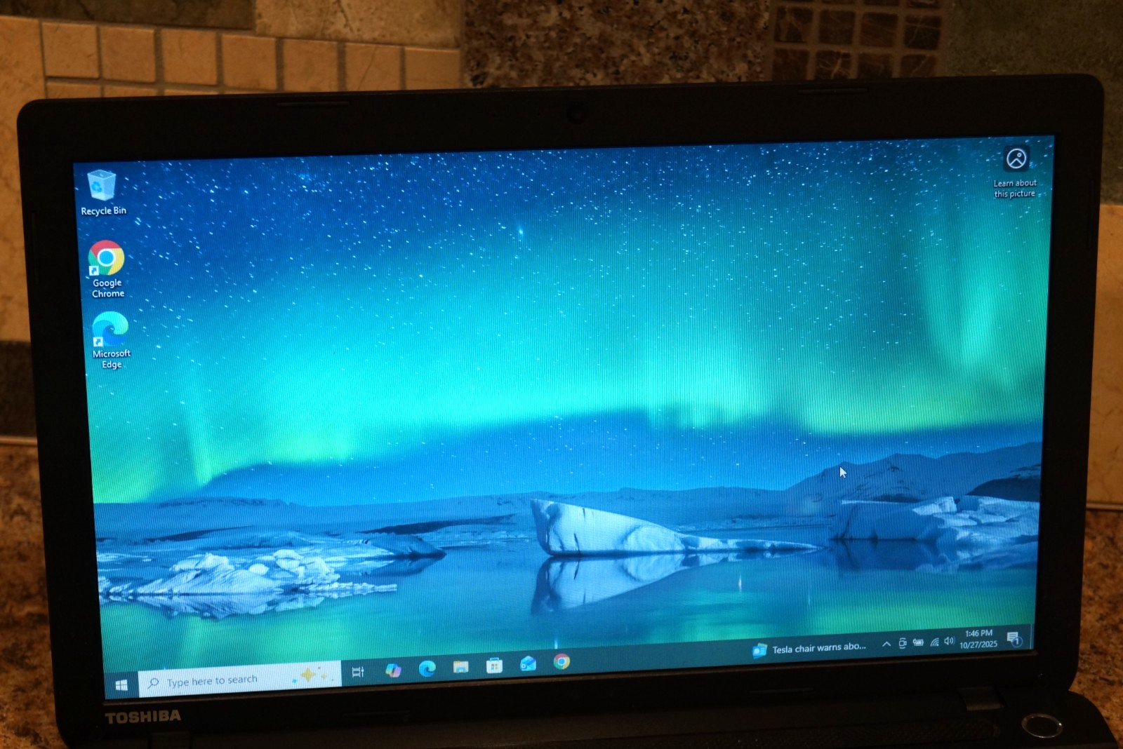 Active Latest 22H2 WIN10 PRO Toshiba C55-A5300@1.80GHz,4GB RAM 500GB HDD