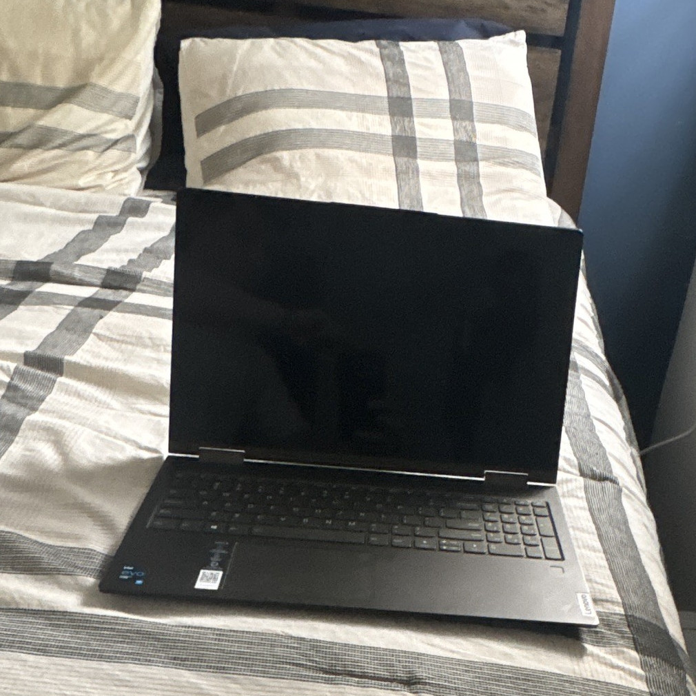 Lenovo Yoga 7 15ITL5 15.6in i7 11th Gen 12GB RAM 512GB SSD Win11 Charger 65W
