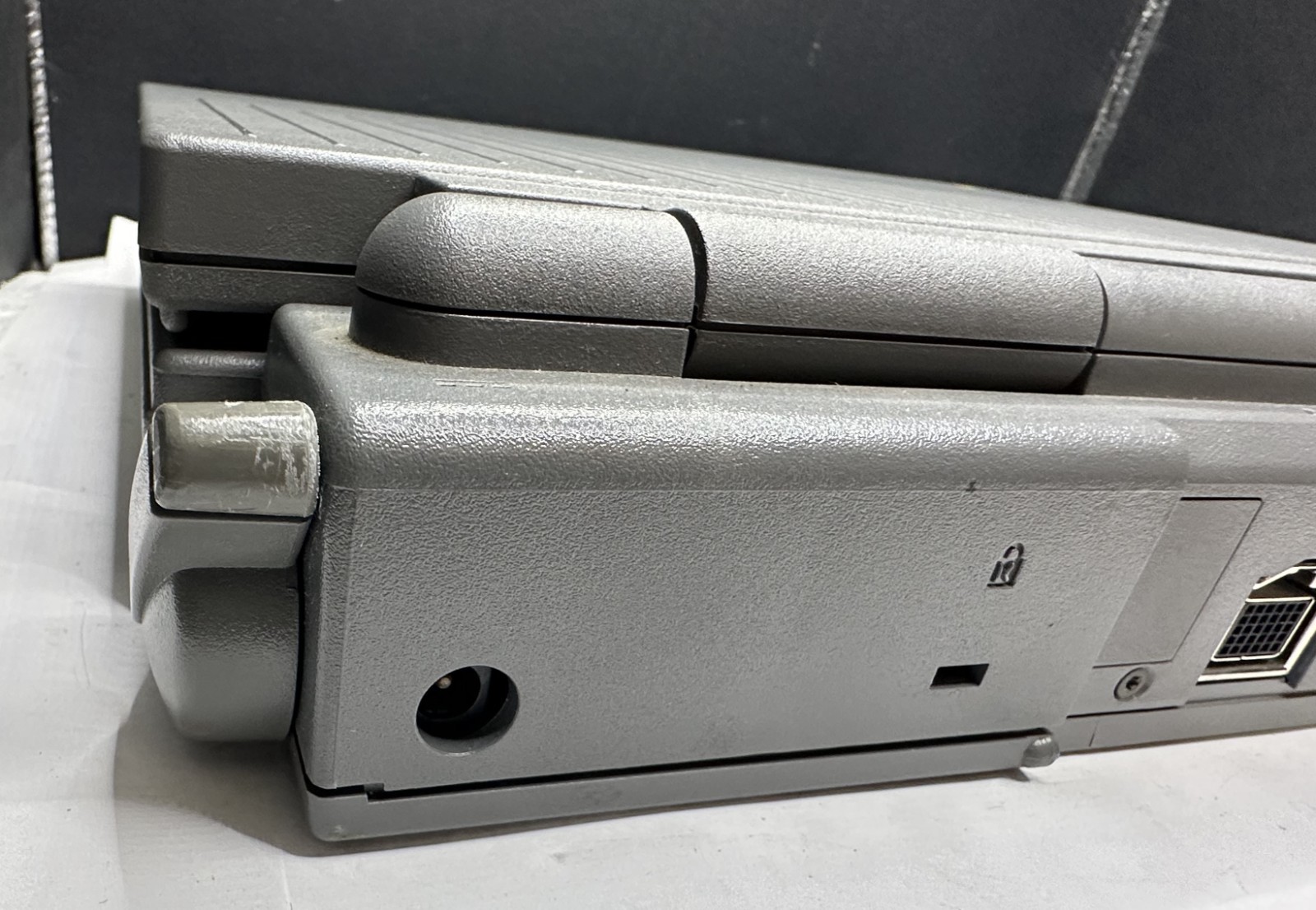 APPLE MACINTOSH POWERBOOK 160 VINTAGE LAPTOP STRICTLY For Parts or Repair