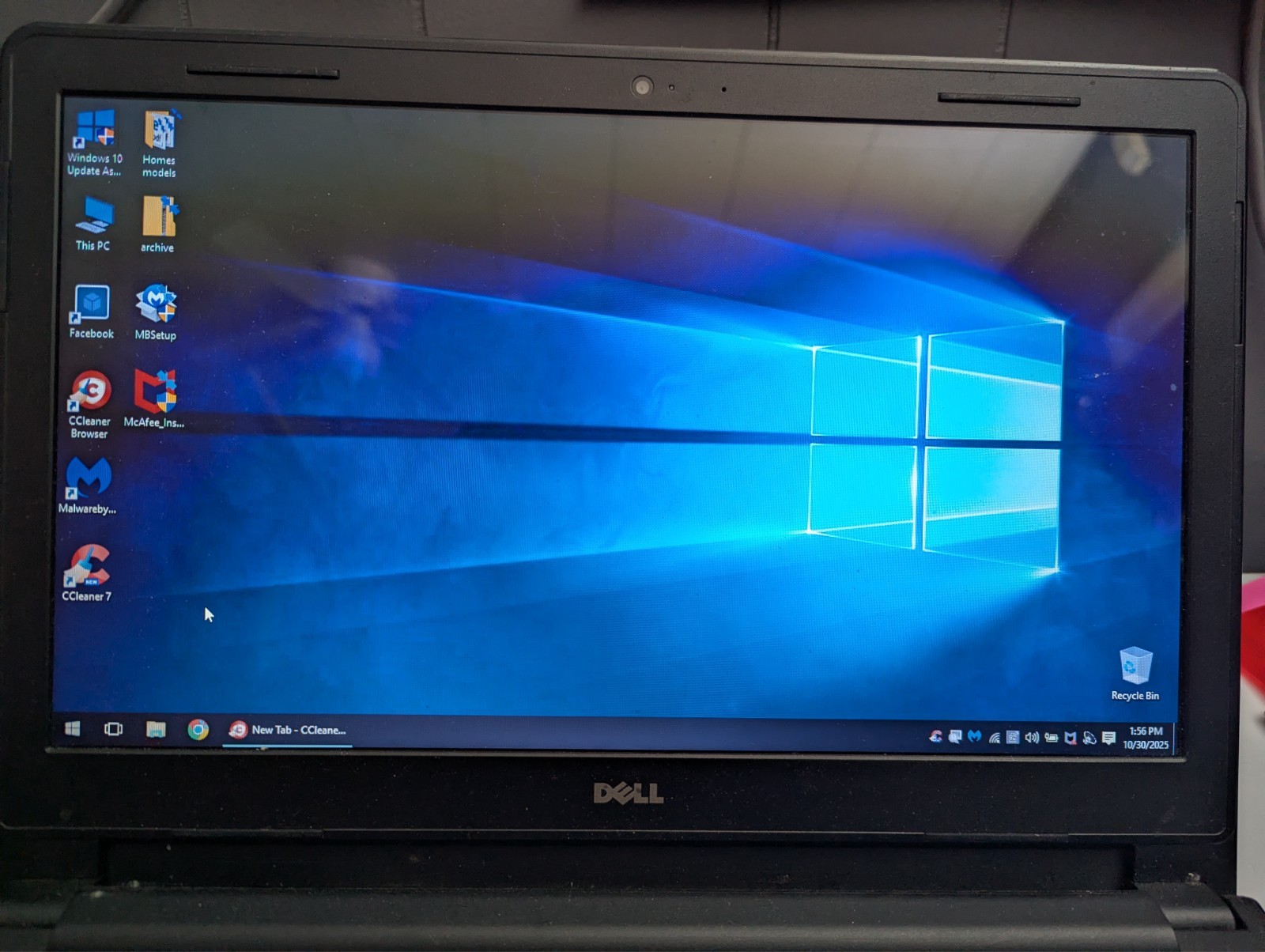 Dell Intel (R) Celeron CPU N3050 160GHz 4GB RAM