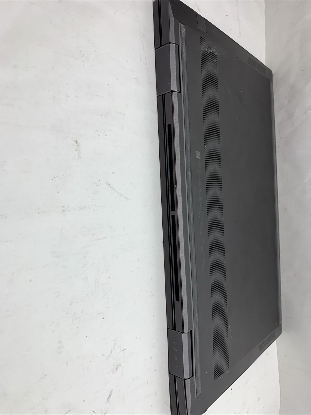 HP ENVY x360 15 FHD 15.6″ (512GB SSD, AMD Ryzen 7 5700U, 1.80 GHz, 12GB
