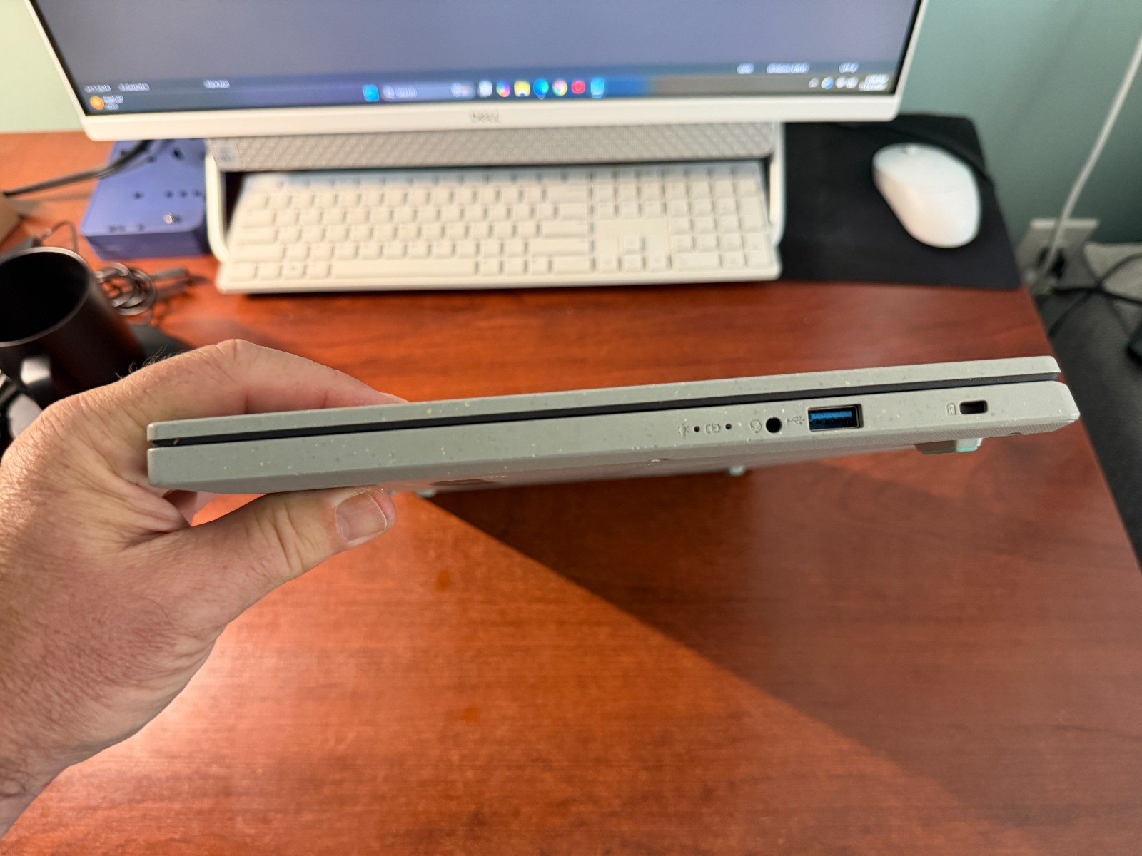 Acer Aspire Vero AV15-53P 15.6″ FHD Intel Core i5-1335U 1.3GHz 8GB RAM 512GB SSD