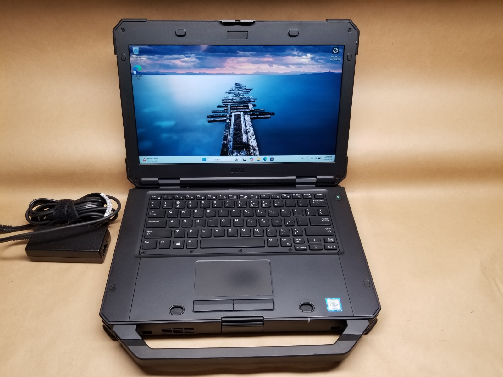 Dell Latitude 5424 Rugged i7-8650U 16GB RAM 250GB SSD RADEON RX 540 WIN 11 2XBAT