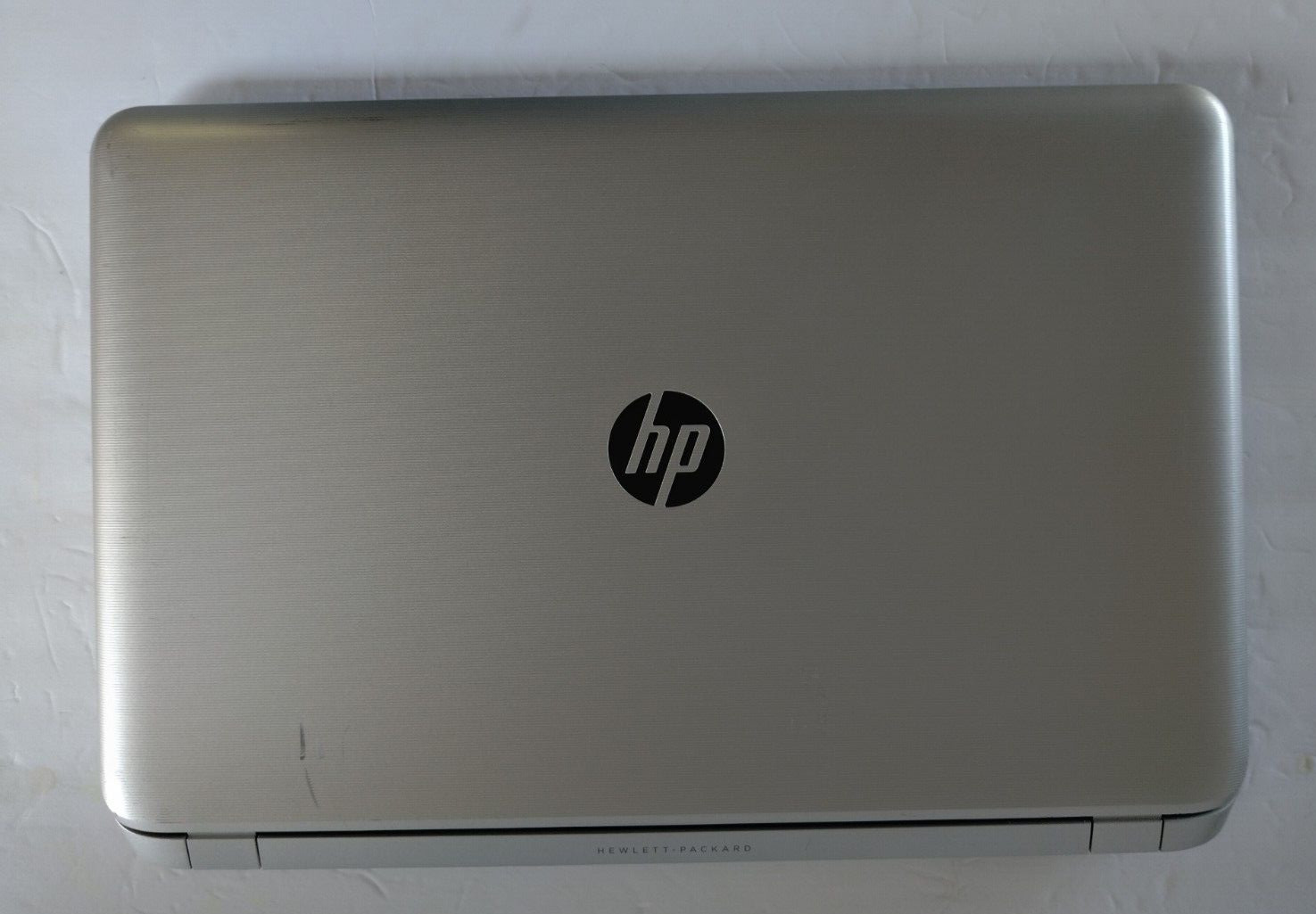 HP PAVILION 17″ AMD A8-6410 APU 2.00GHz 6GB 1 TB WIN 10 HOME