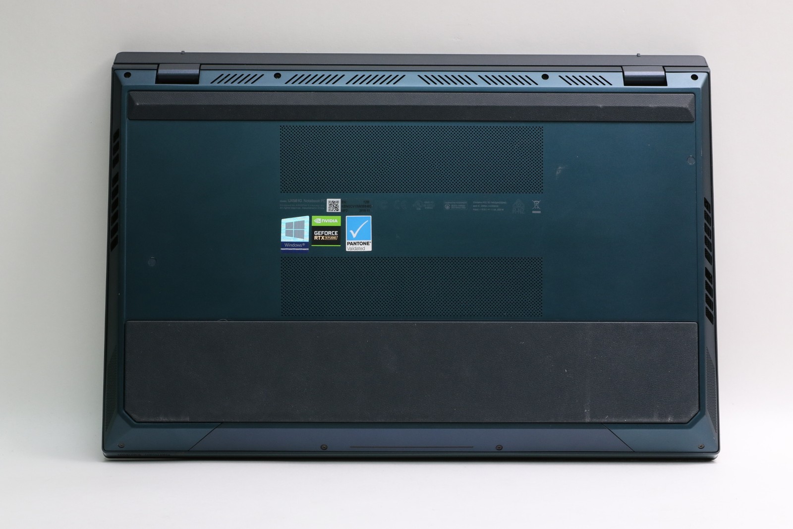 15″ 4K ASUS ZenBook Pro Duo UX581GV, i7-9750H, 16GB, 1TB SSD, RTX 2060, Touch!