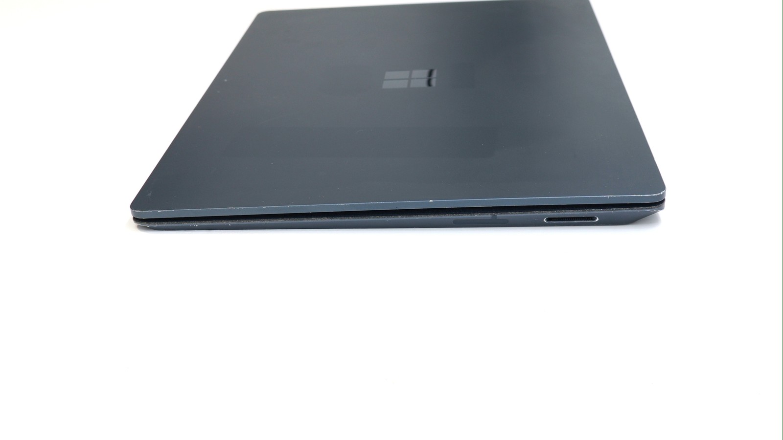 Microsoft Surface Laptop 14″ i7-7660u 16GB 512GB – Fair READ DESC