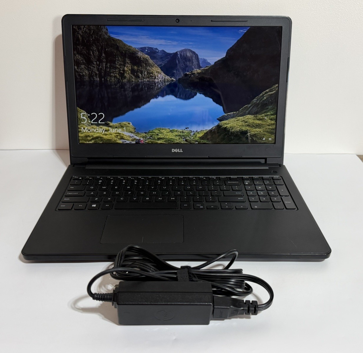 Dell Inspiron 15 3000 Series 15.6″ Intel i3-5015U 4GB RAM 1TB HDD Black