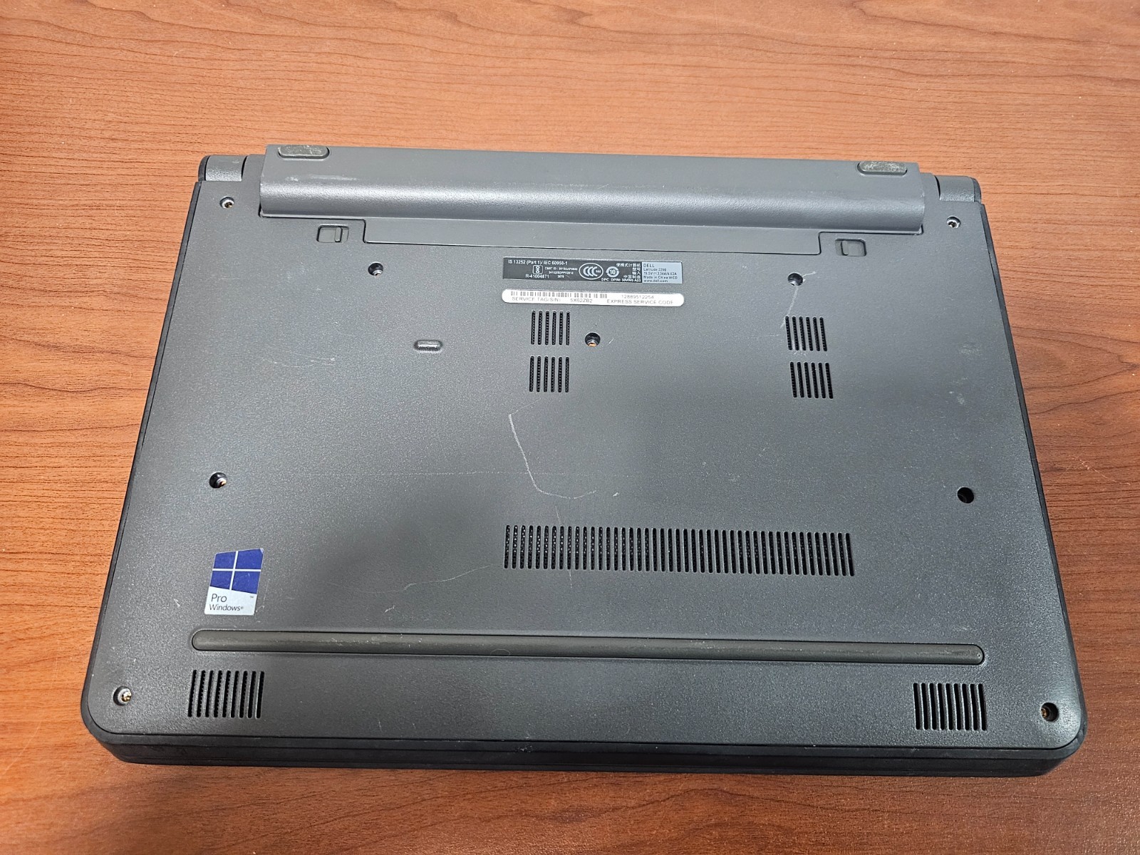 DELL Latitude 3350 Laptop (13.3″, i3-5005U, 8 GB/120 GB SSD, Win11) – TESTED