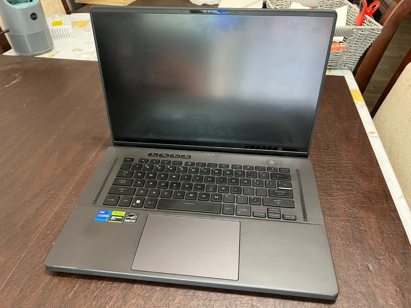 ASUS ROG Zephyrus G16 16″ (512GB SSD, Intel Core i7 13th Gen., 4.90GHz, 16GB,…