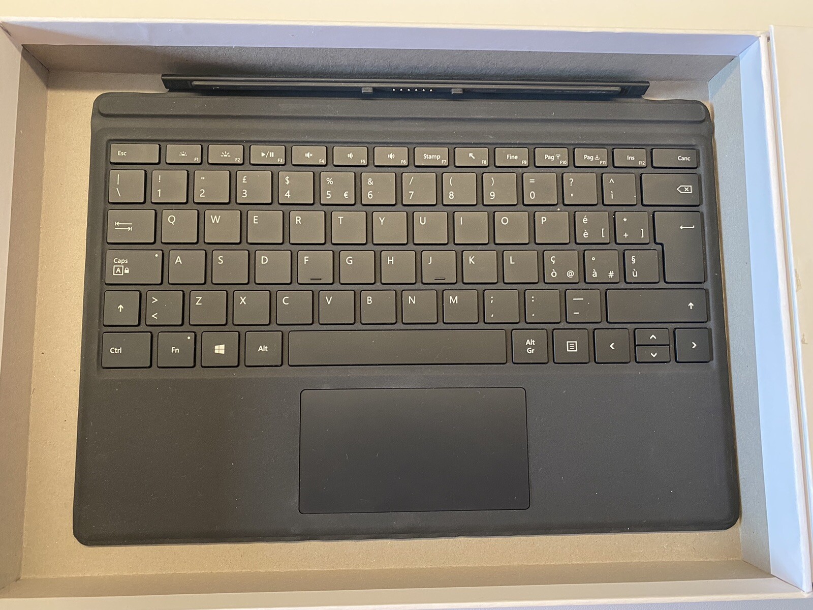 MICROSOFT SURFACE PRO 4 INTEL CORE i7-6650U 2.20GHz 12.3″ 8GB RAM 256GB HD WIN10