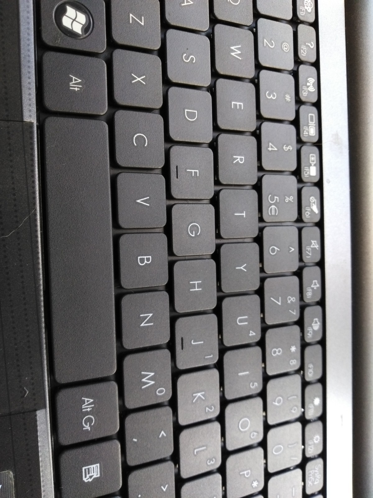 Gateway LT2802u 10.1″ Netbook-Intel Atom N455-120GB SSD-2GB RAM-Windows 7-Office