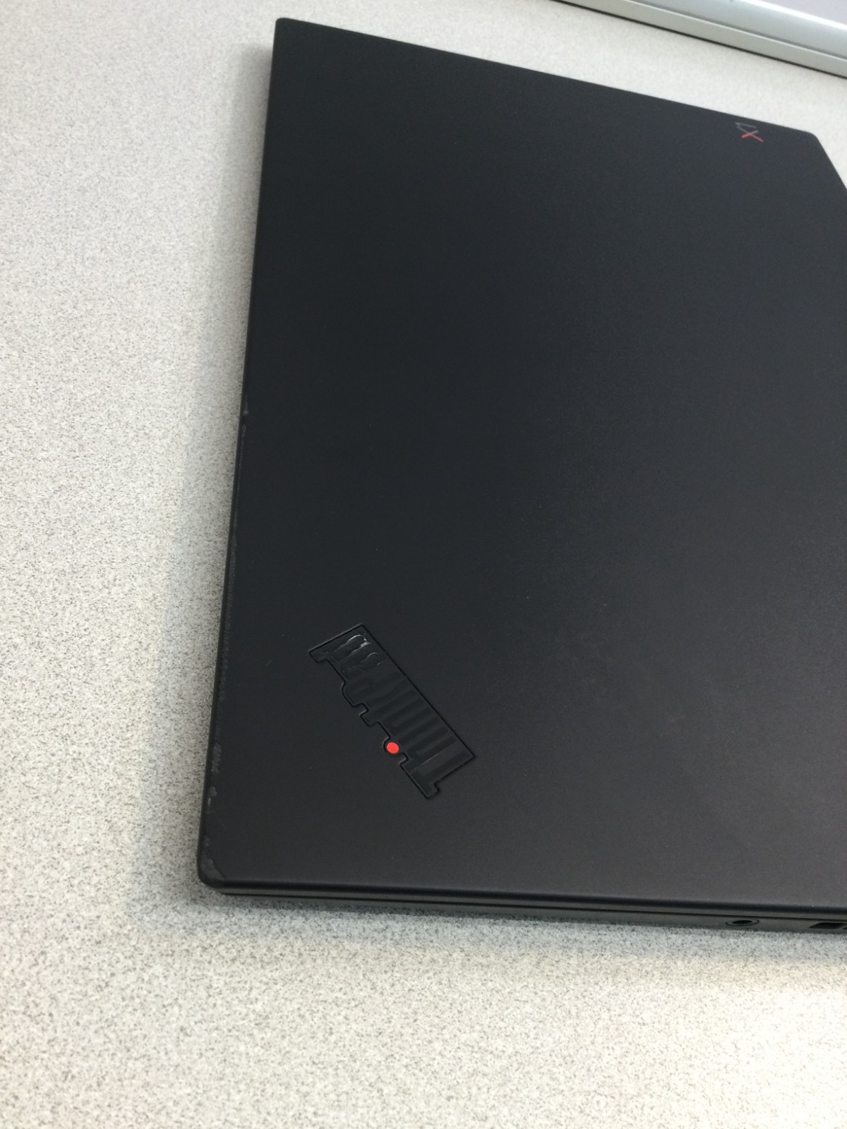 Lenovo ThinkPad X1 Carbon Gen 6 14” core i7 8th gen 1.80GHz 8GB 128 GB SSD