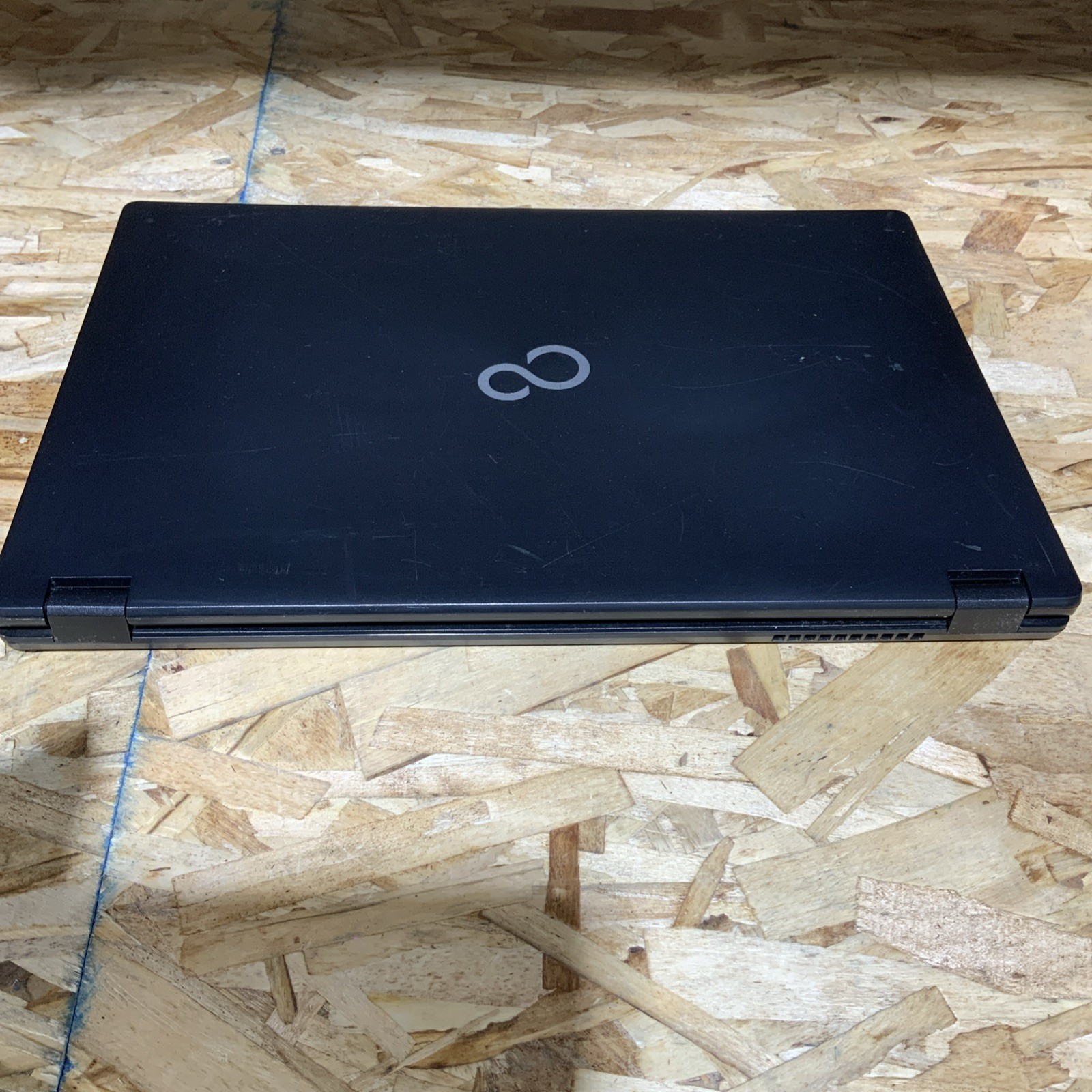 Fujitsu Lifebook E558 I5-8250U 1.60GHZ 256GB SSD 8 GB RAM Win 11 A005