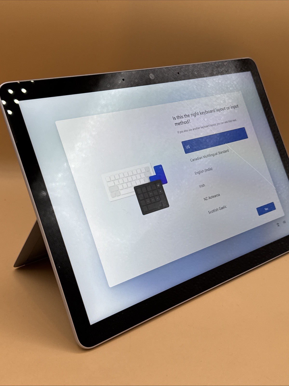 Microsoft Surface Go 3 1901 Intel Pentium Gold 6500Y 1.1GHz, 4GB RAM 64G Touch