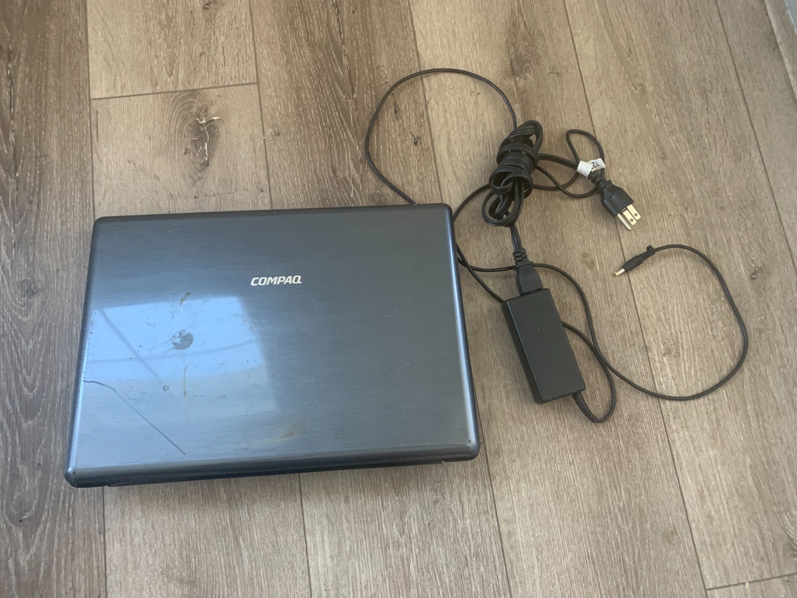 Compaq Presario V6000 15.4″ Intel Core Duo T2450 2.00Ghz 2GB RAM 120GB HDD Win 7